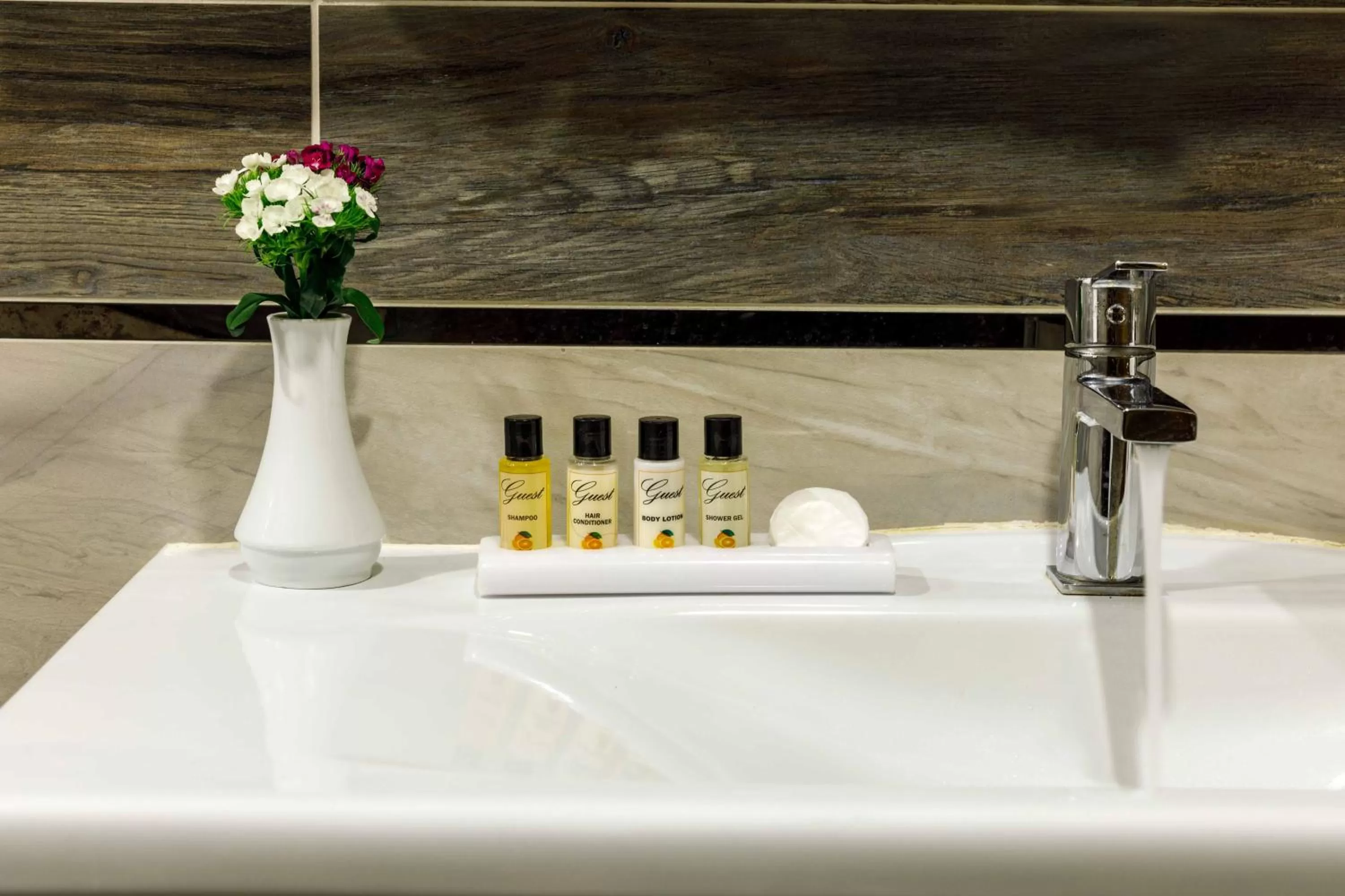 Bathroom in Golden Crown Hotel