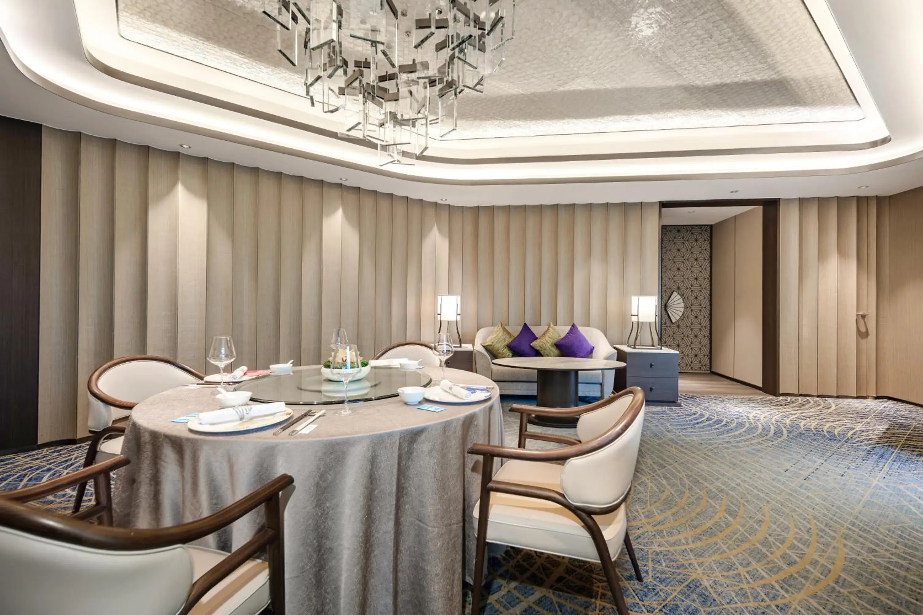 Restaurant/Places to Eat in Radisson Collection Hotel, Yangtze Shanghai