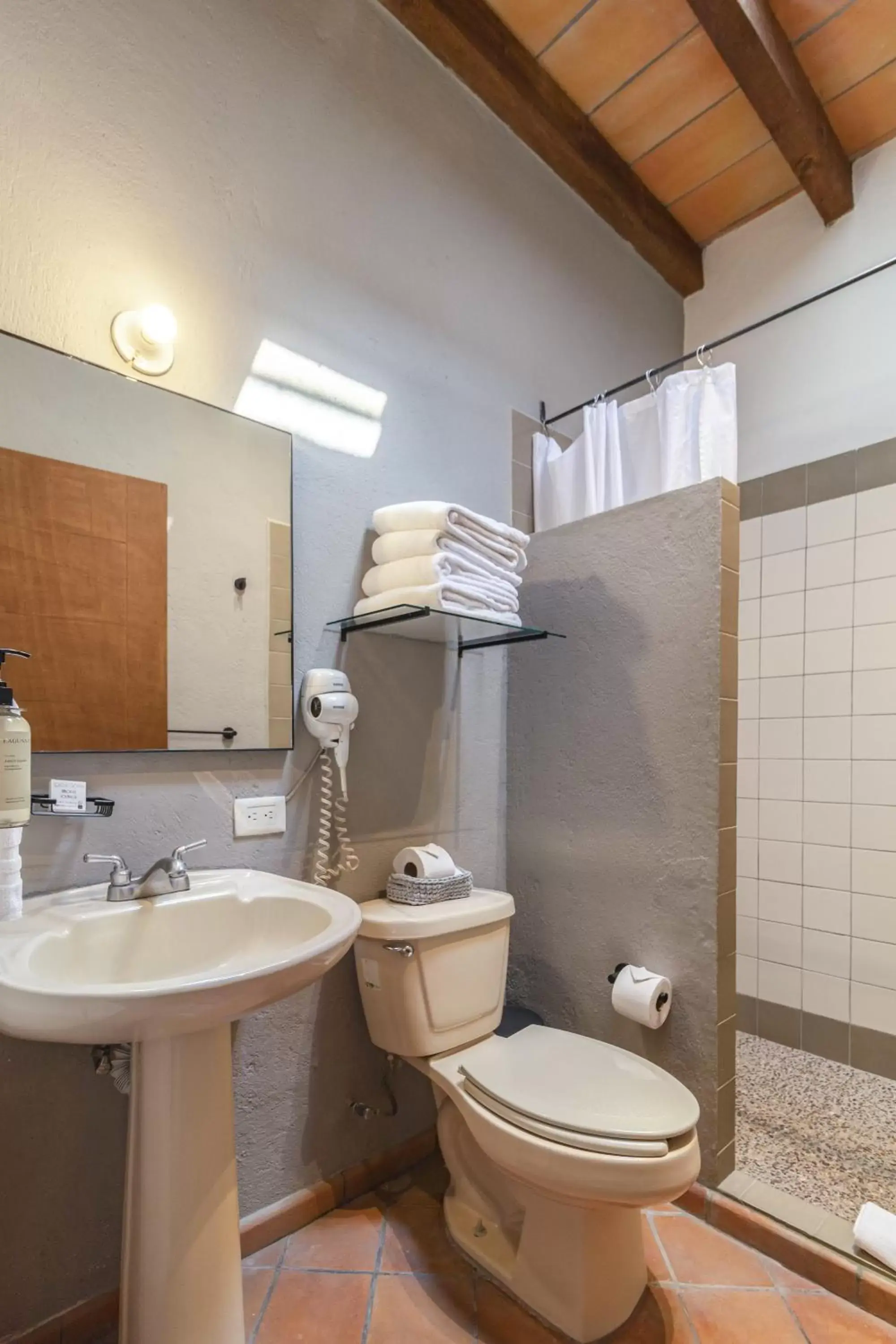 Bathroom in Casa Goyri San Miguel de Allende