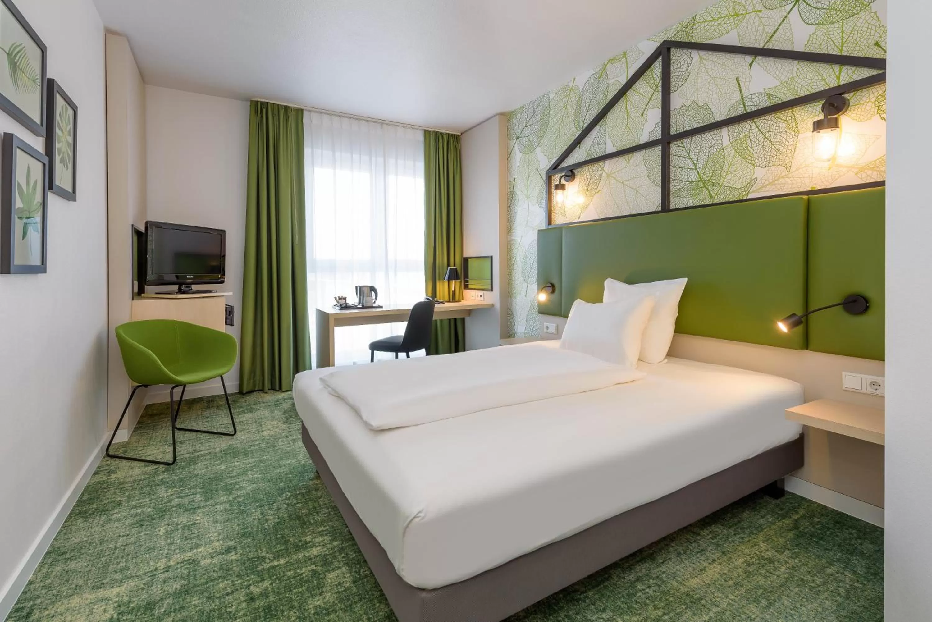 Bedroom, Bed in Mercure Hotel Hannover Mitte