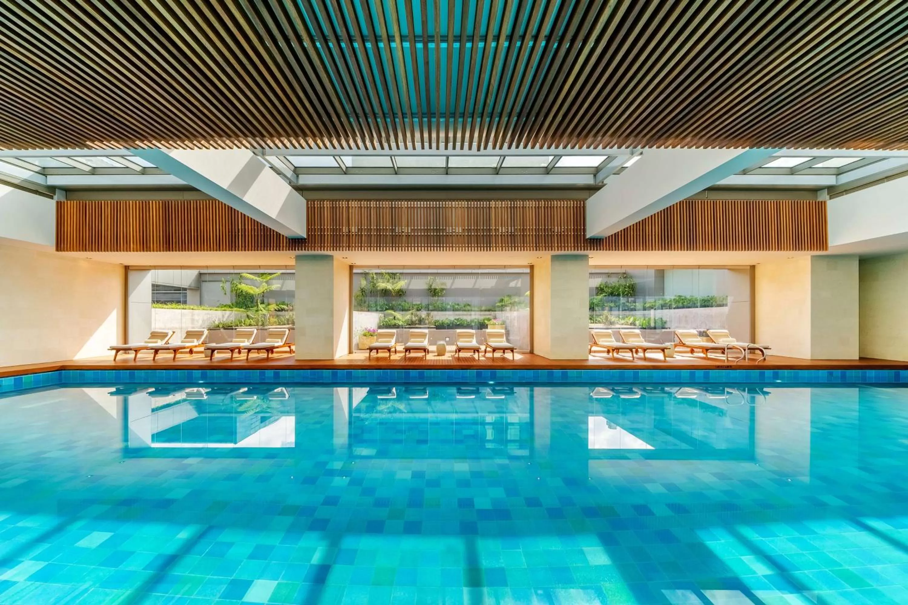 Swimming pool in Grand Hyatt Bogota