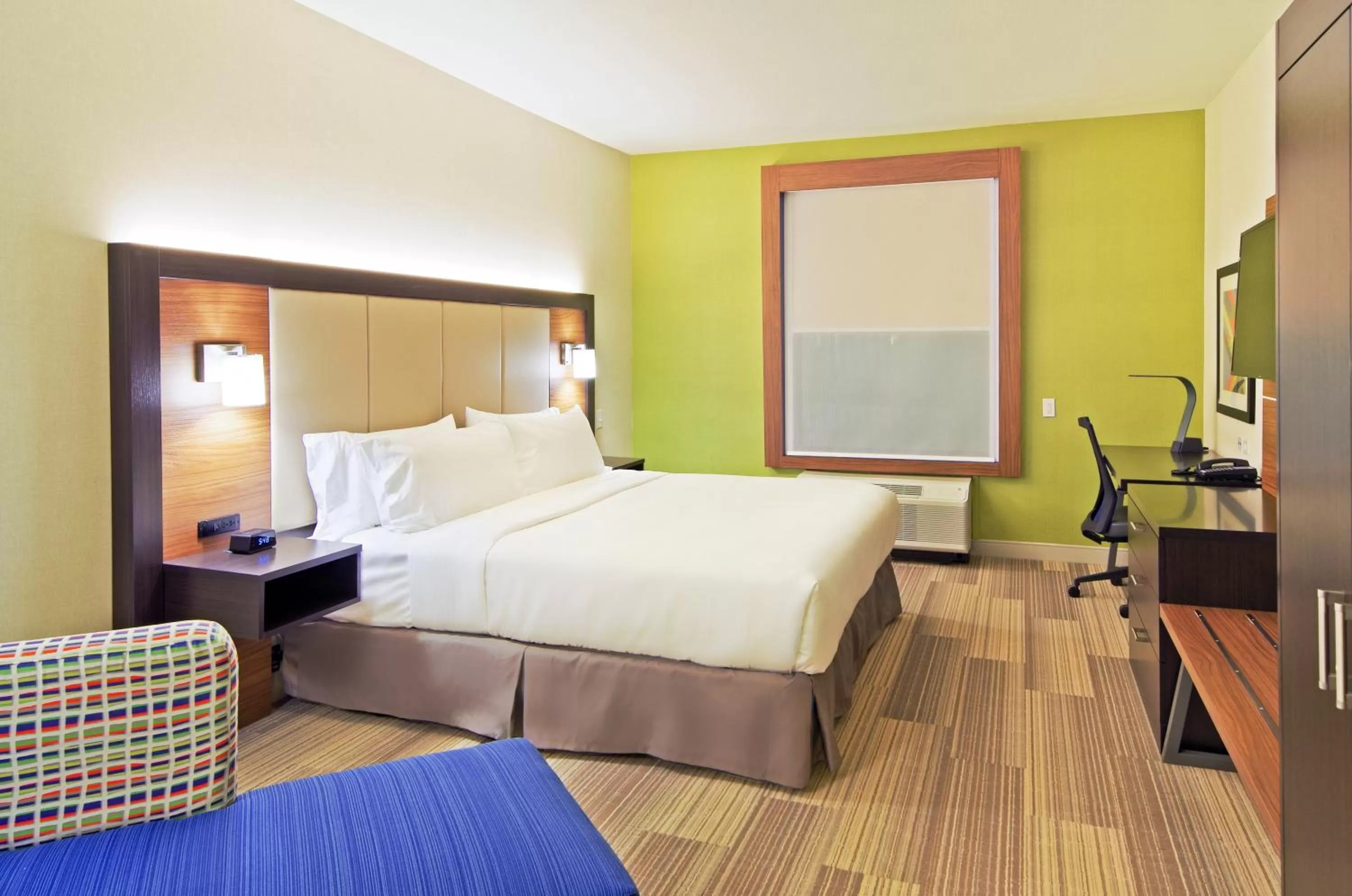 Photo of the whole room, Bed in Holiday Inn Express & Suites - Phoenix North - Scottsdale by IHG