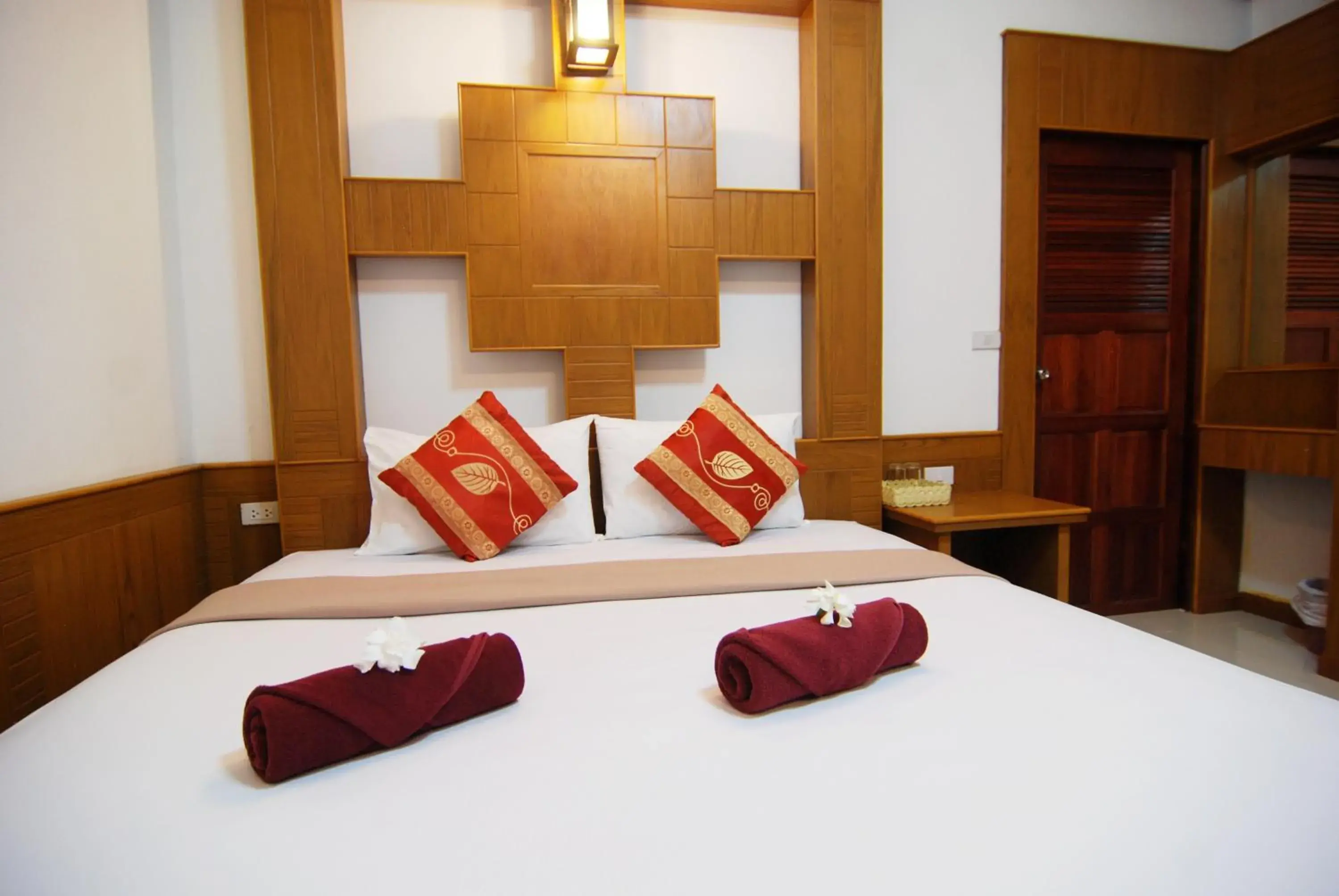 Bed in Nature Beach Resort, Koh Lanta