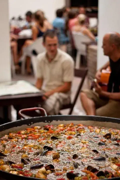 Food in Oasis Backpackers' Hostel Granada