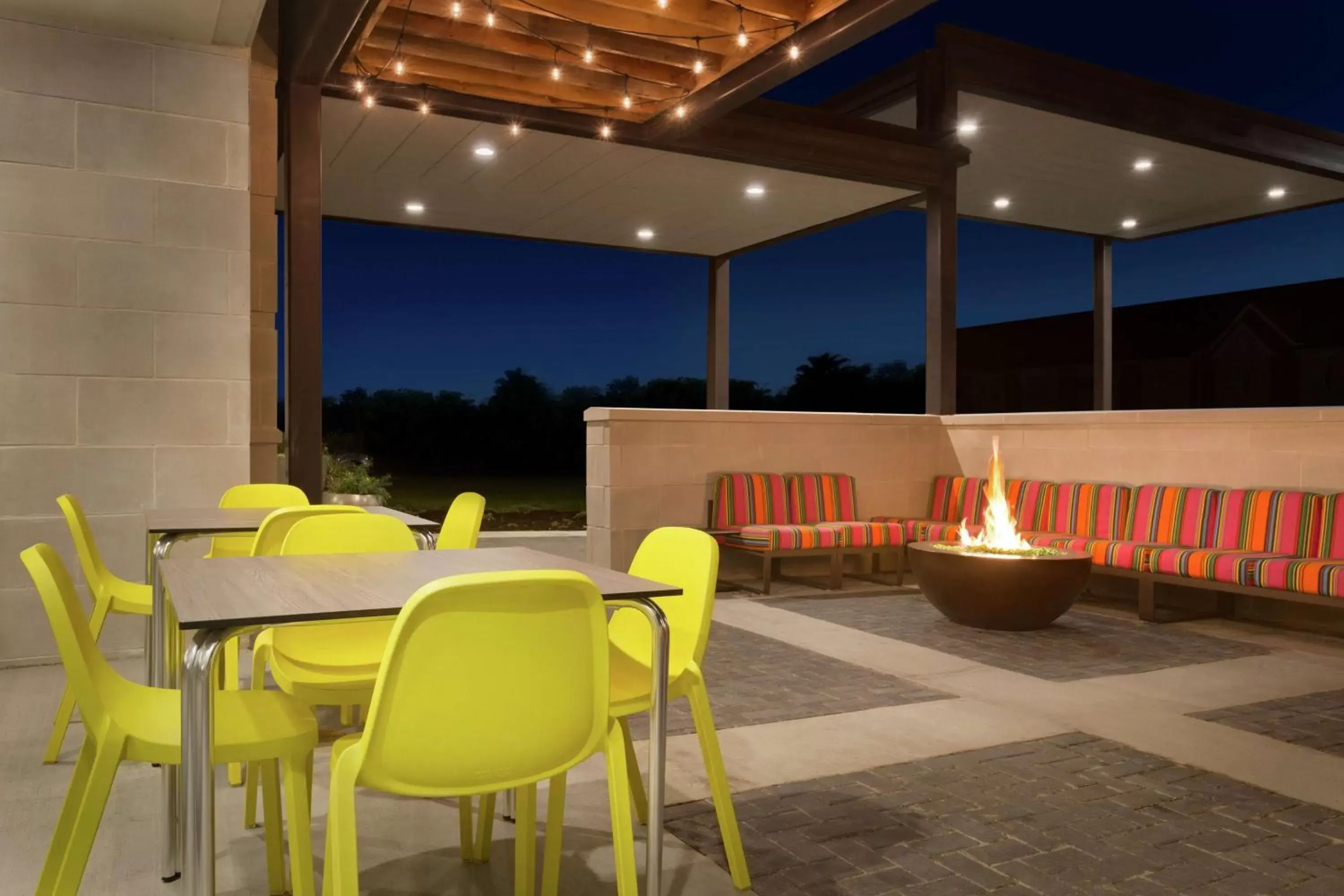 Patio in Home2 Suites By Hilton Florence Cincinnati Airport South