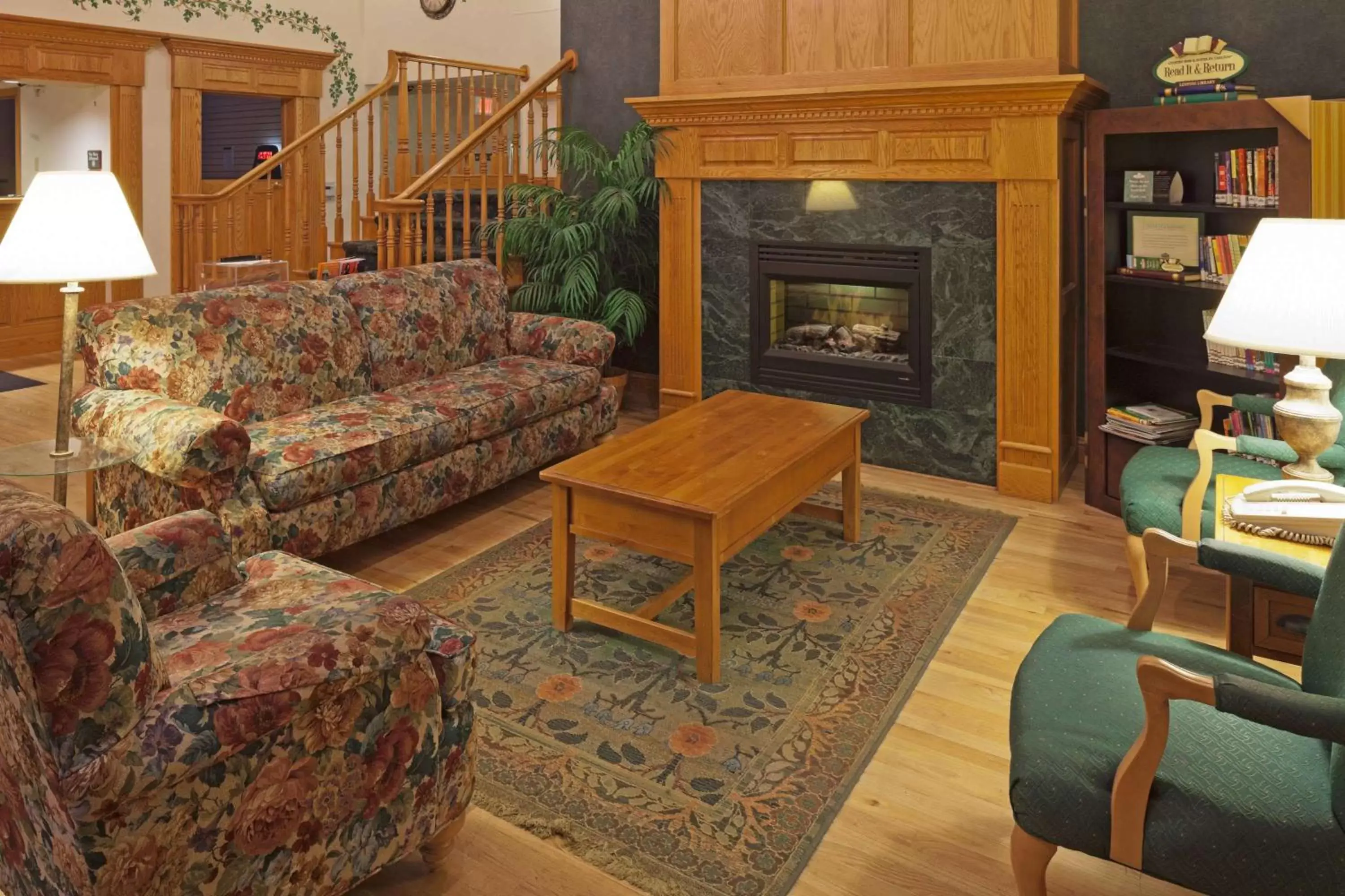 Lobby or reception, Seating Area in Port Wisconsin Inn and Suites Lobby or reception, Seating Area in Port Wisconsin Inn and Suites