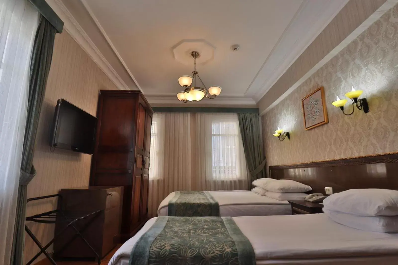 Communal lounge/ TV room, Bed in Blue House Hotel Old City - Sultanahmet Communal lounge/ TV room, Bed in Blue House Hotel Old City - Sultanahmet