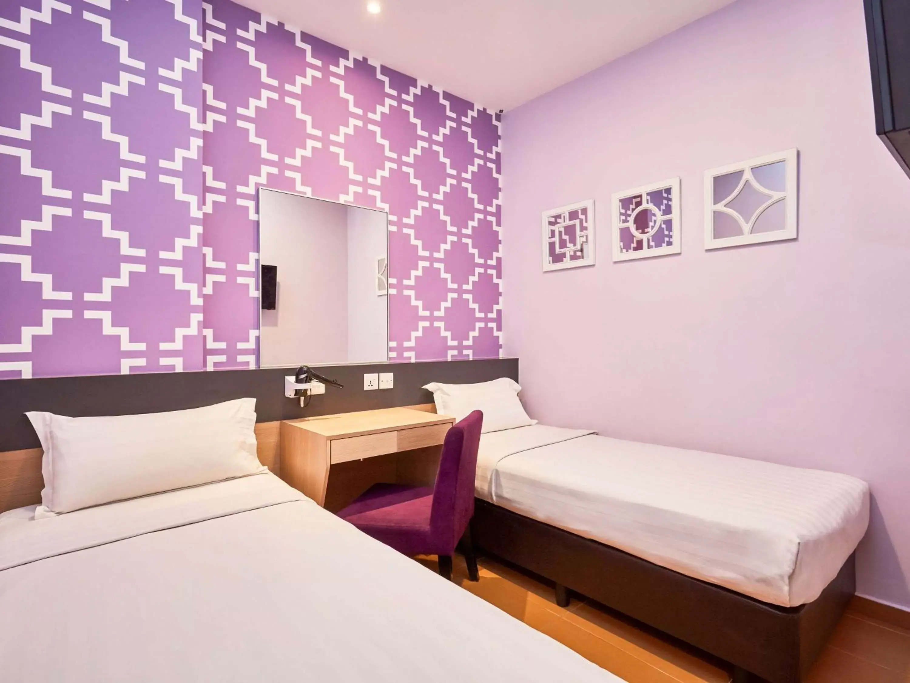 Bedroom, Bed in Ibis Budget Singapore Joo Chiat