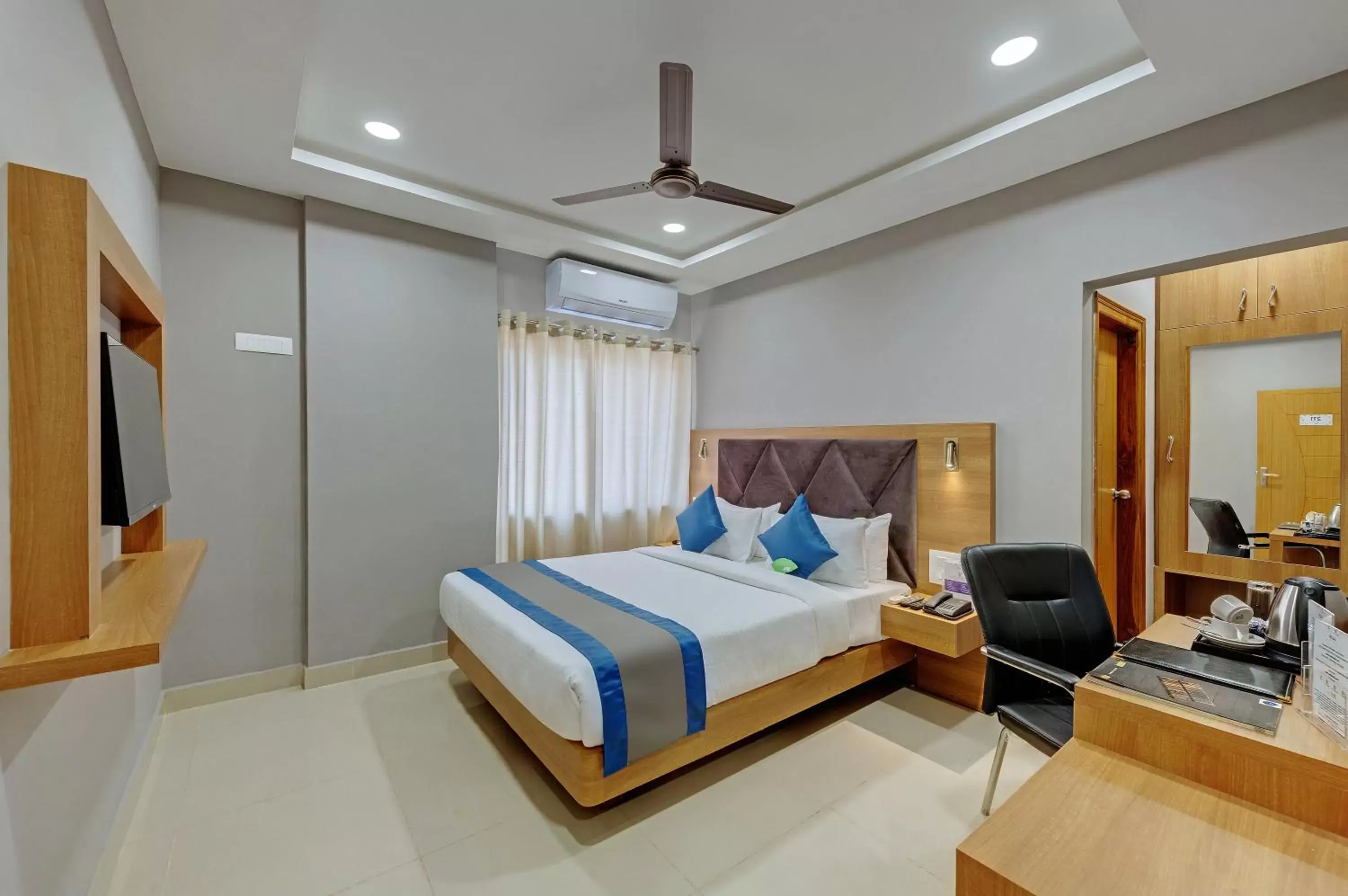Bed in Click Hotel Guwahati Bed in Click Hotel Guwahati