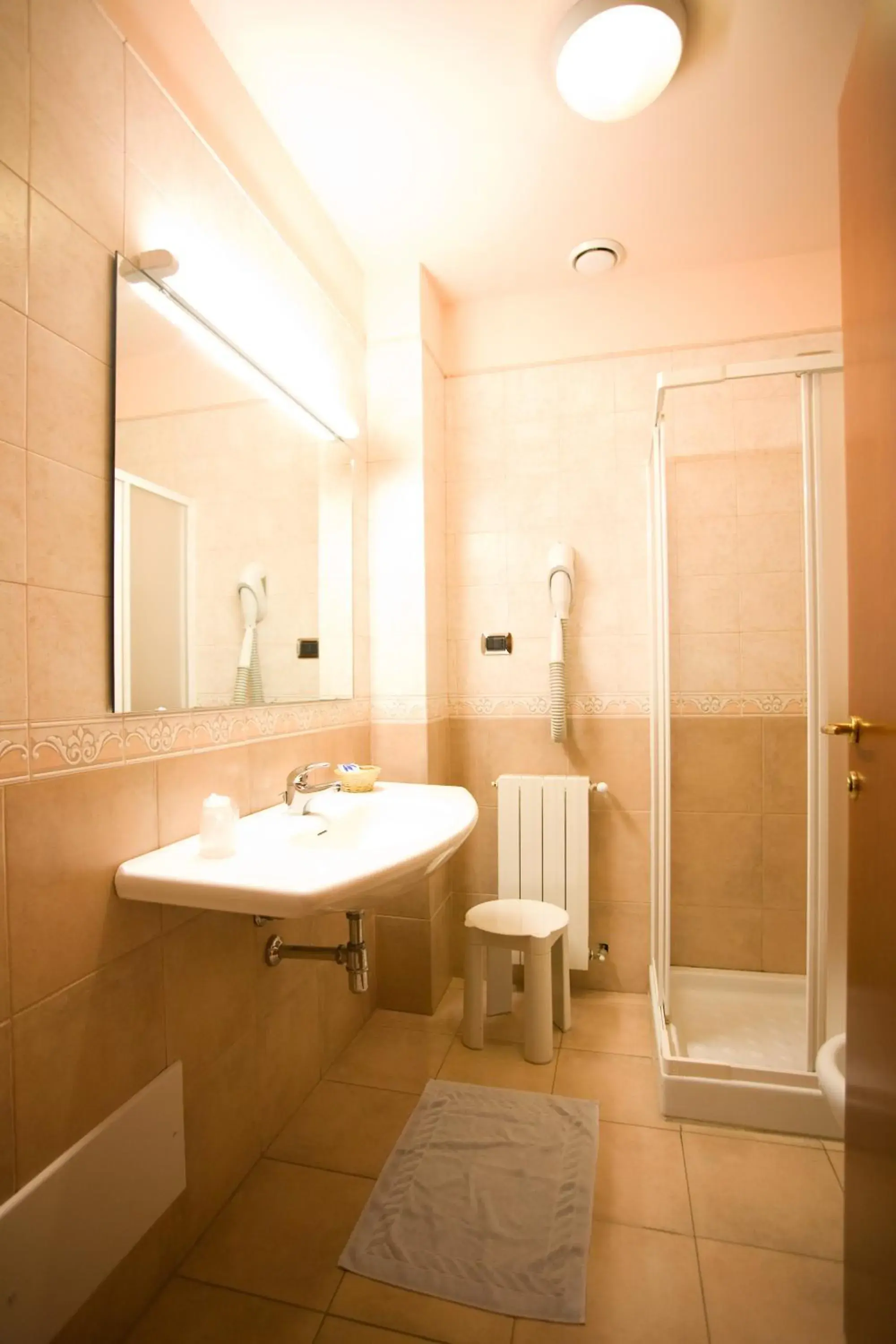 Shower, Bathroom in Hotel Villa Delle Rose