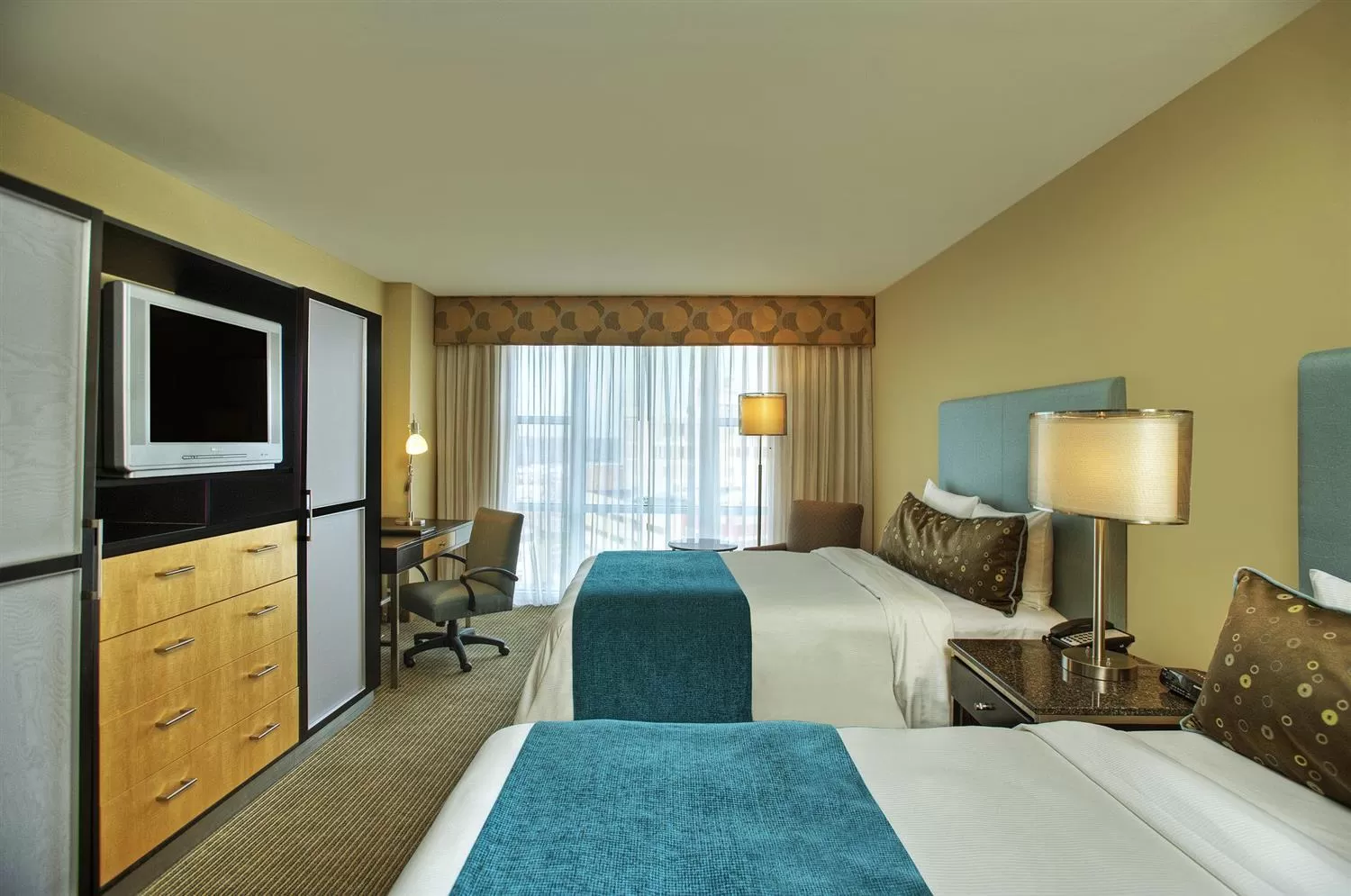 Photo of the whole room, Bed in Heldrich Hotel and Conference Center