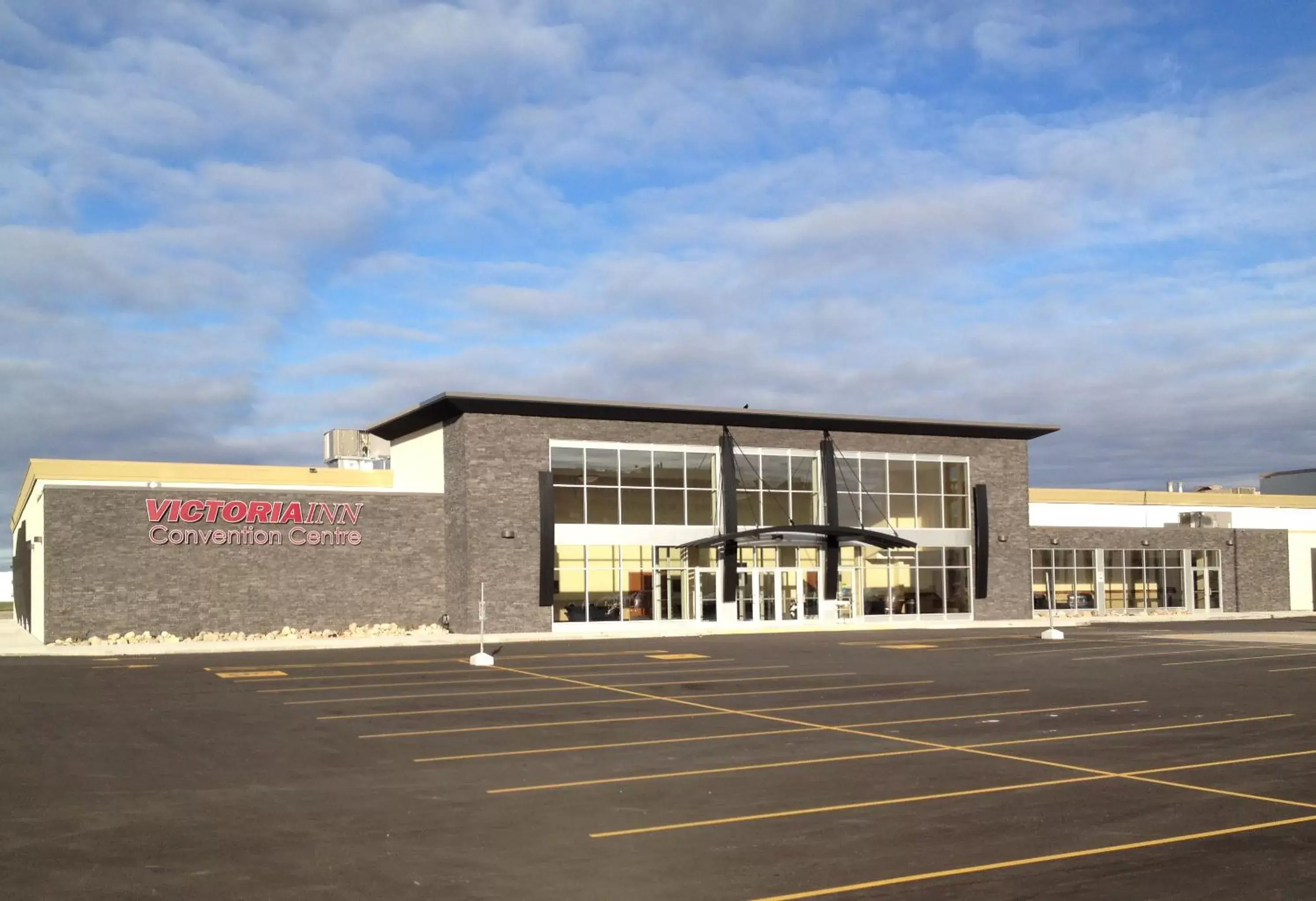 Property Building in Victoria Inn Hotel and Convention Center Winnipeg