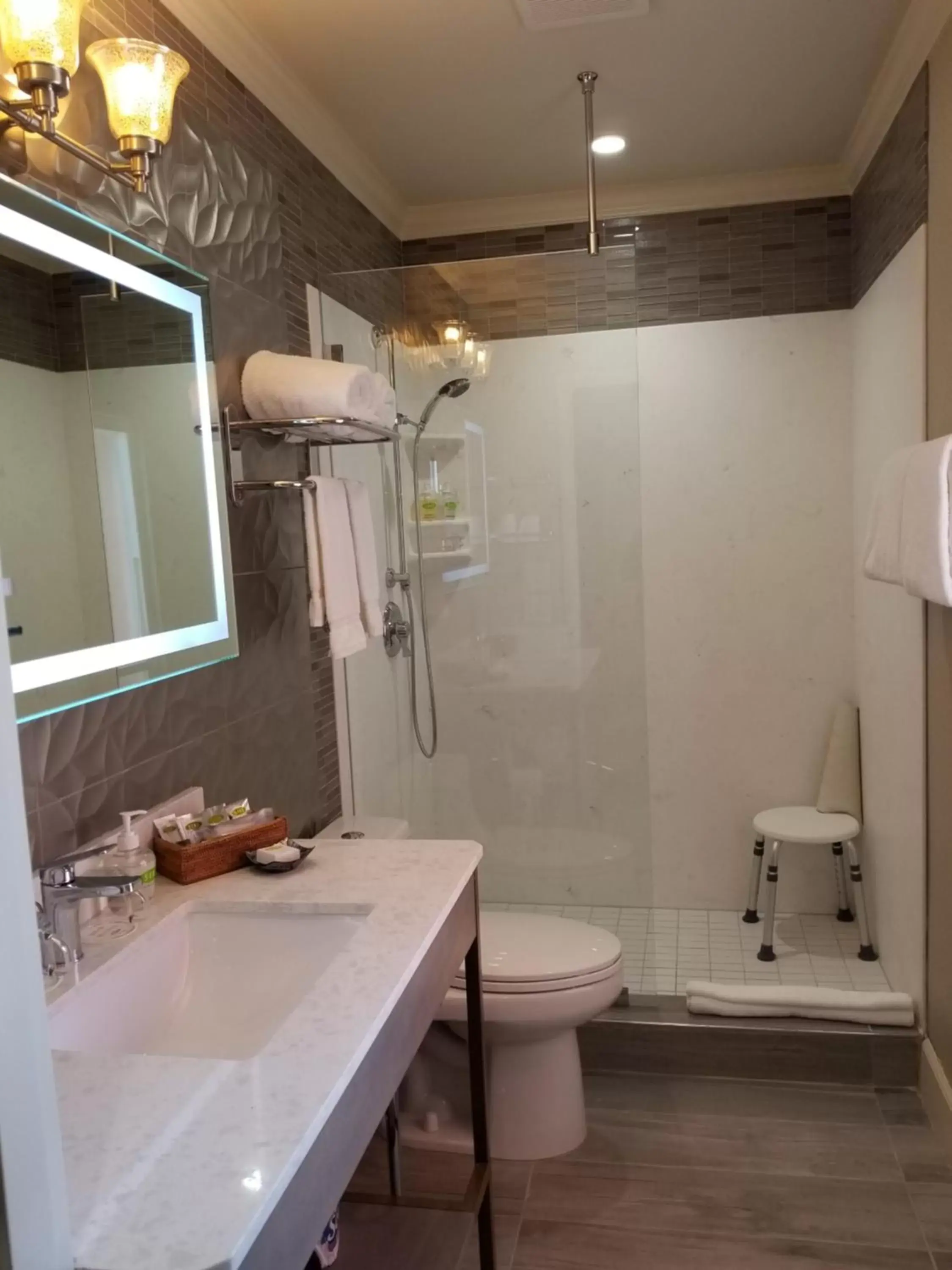 Bathroom in SenS Hotel & Vanne Bistro Berkeley