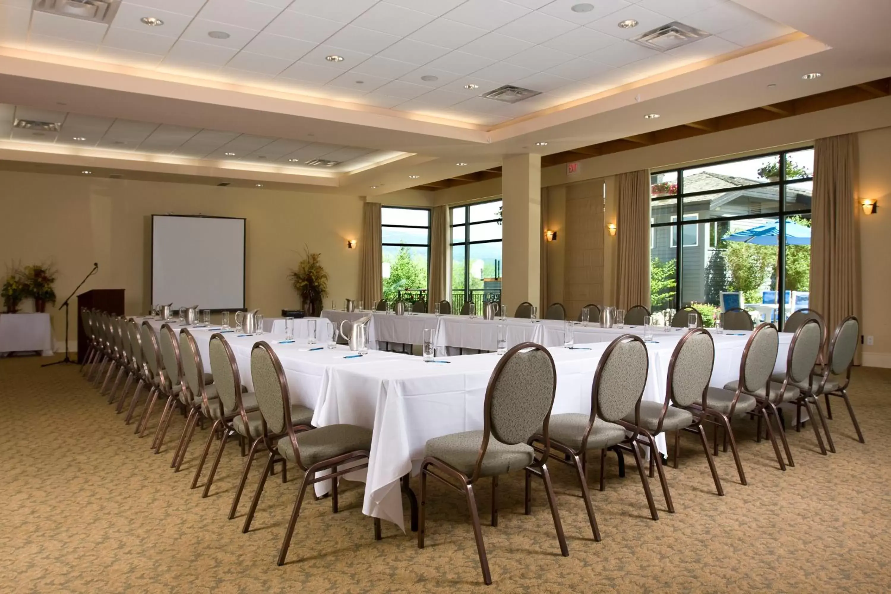 Meeting/conference room in Summerland Waterfront Resort & Spa