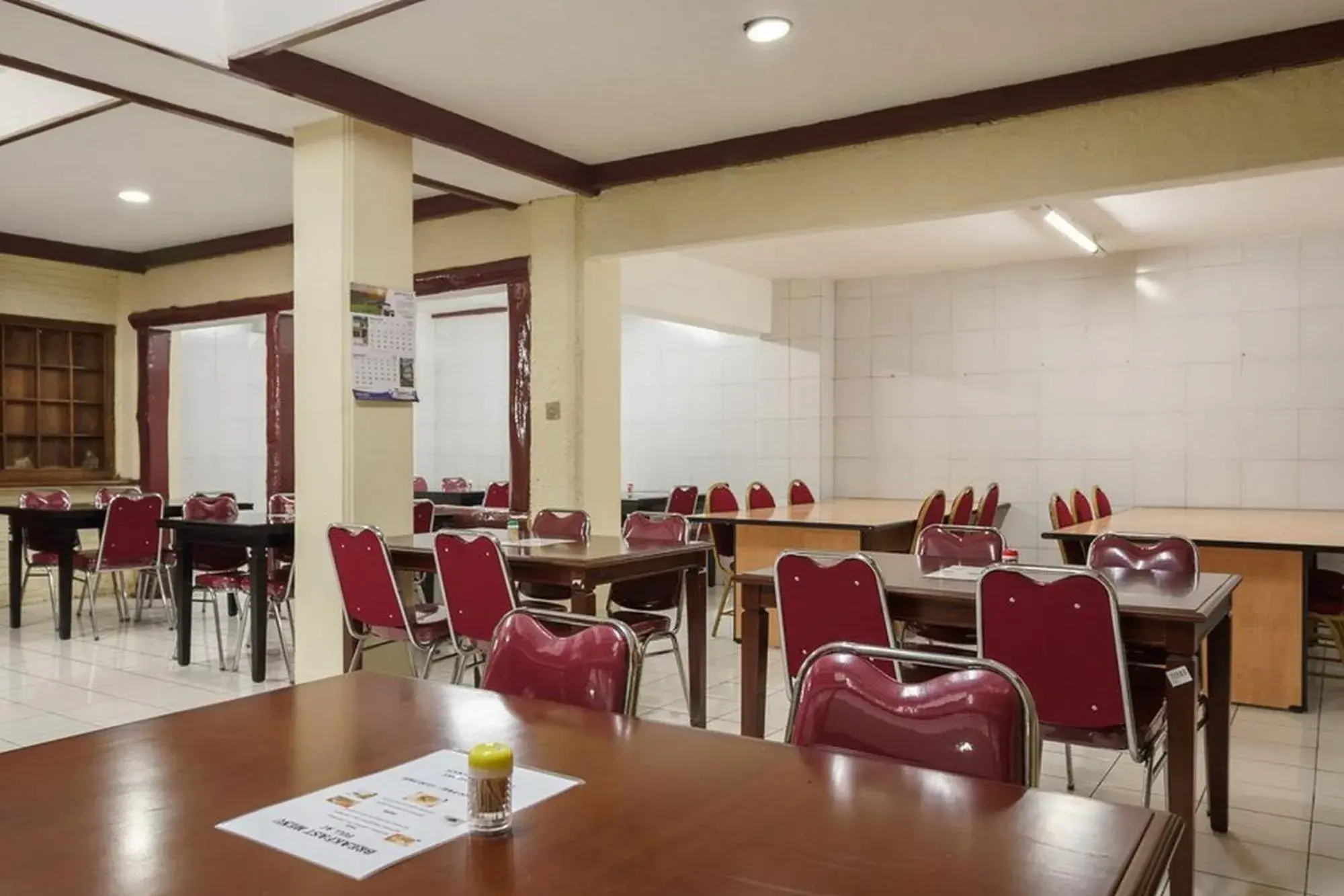 Restaurant/places to eat in RedDoorz @ Jalan Jaksa Restaurant/places to eat in RedDoorz @ Jalan Jaksa