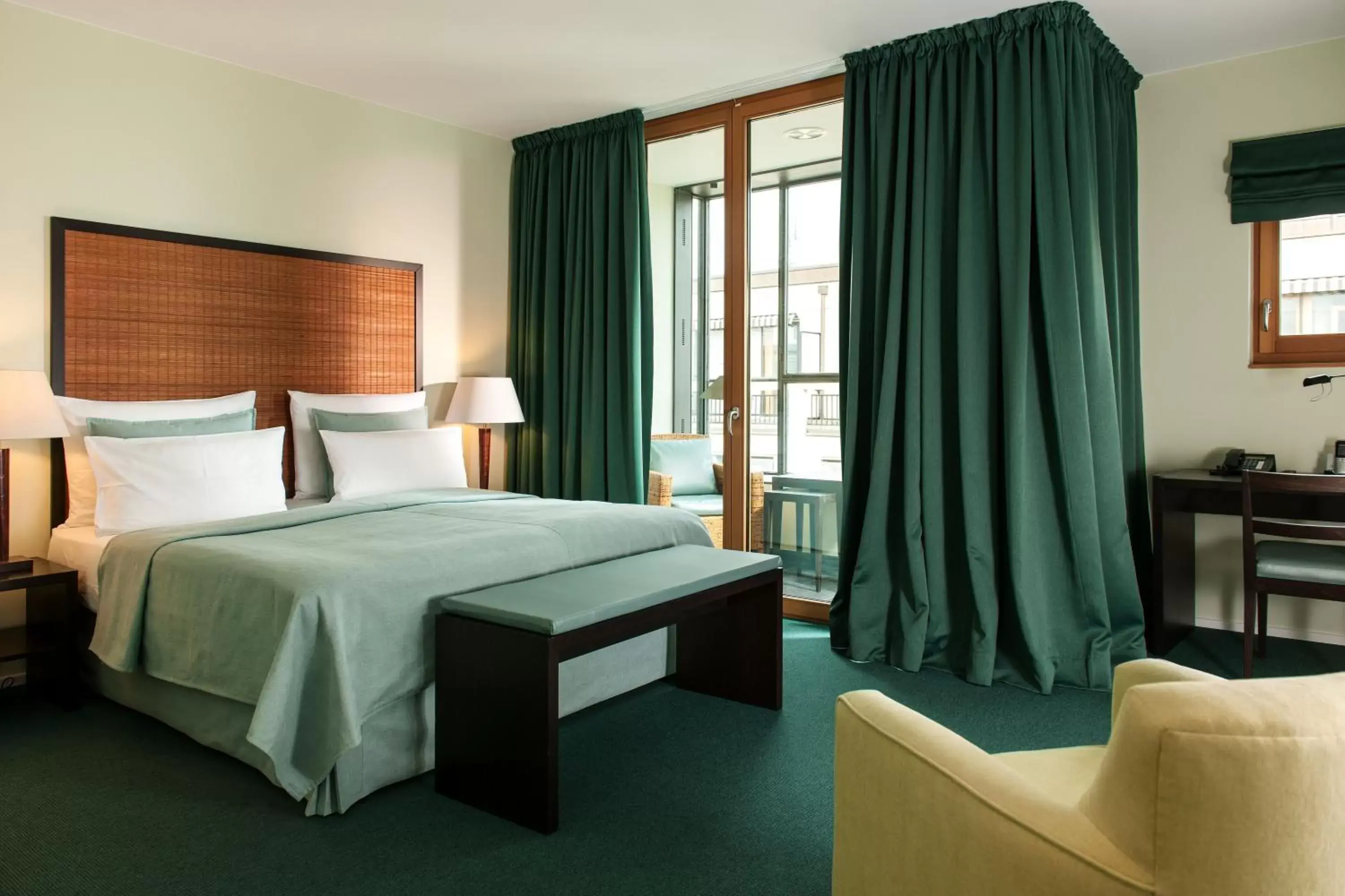 Photo of the whole room, Bed in Clipper Boardinghouse - Berlin-Gendarmenmarkt Photo of the whole room, Bed in Clipper Boardinghouse - Berlin-Gendarmenmarkt