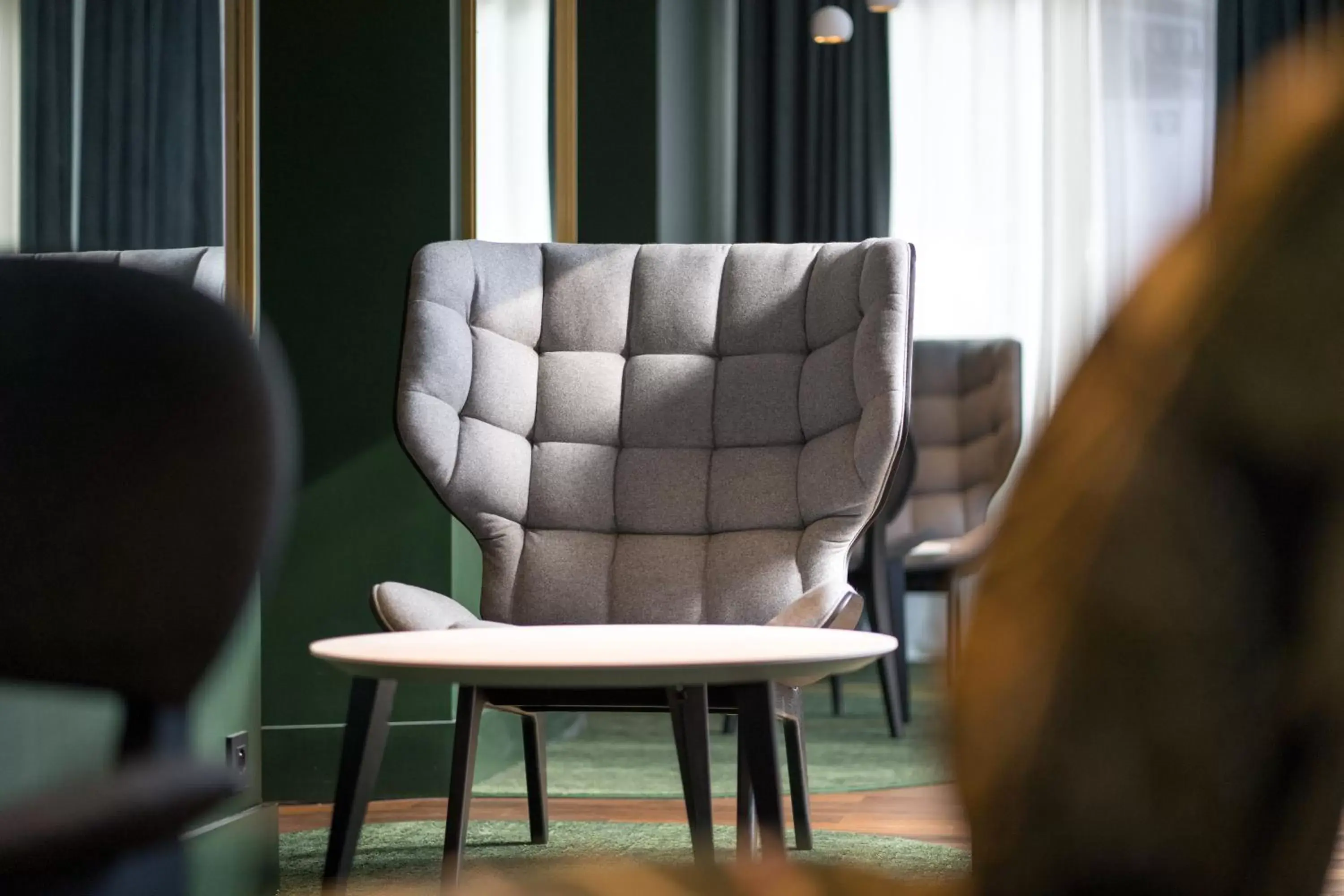 Living room, Seating Area in Aigle Noir Fontainebleau MGallery