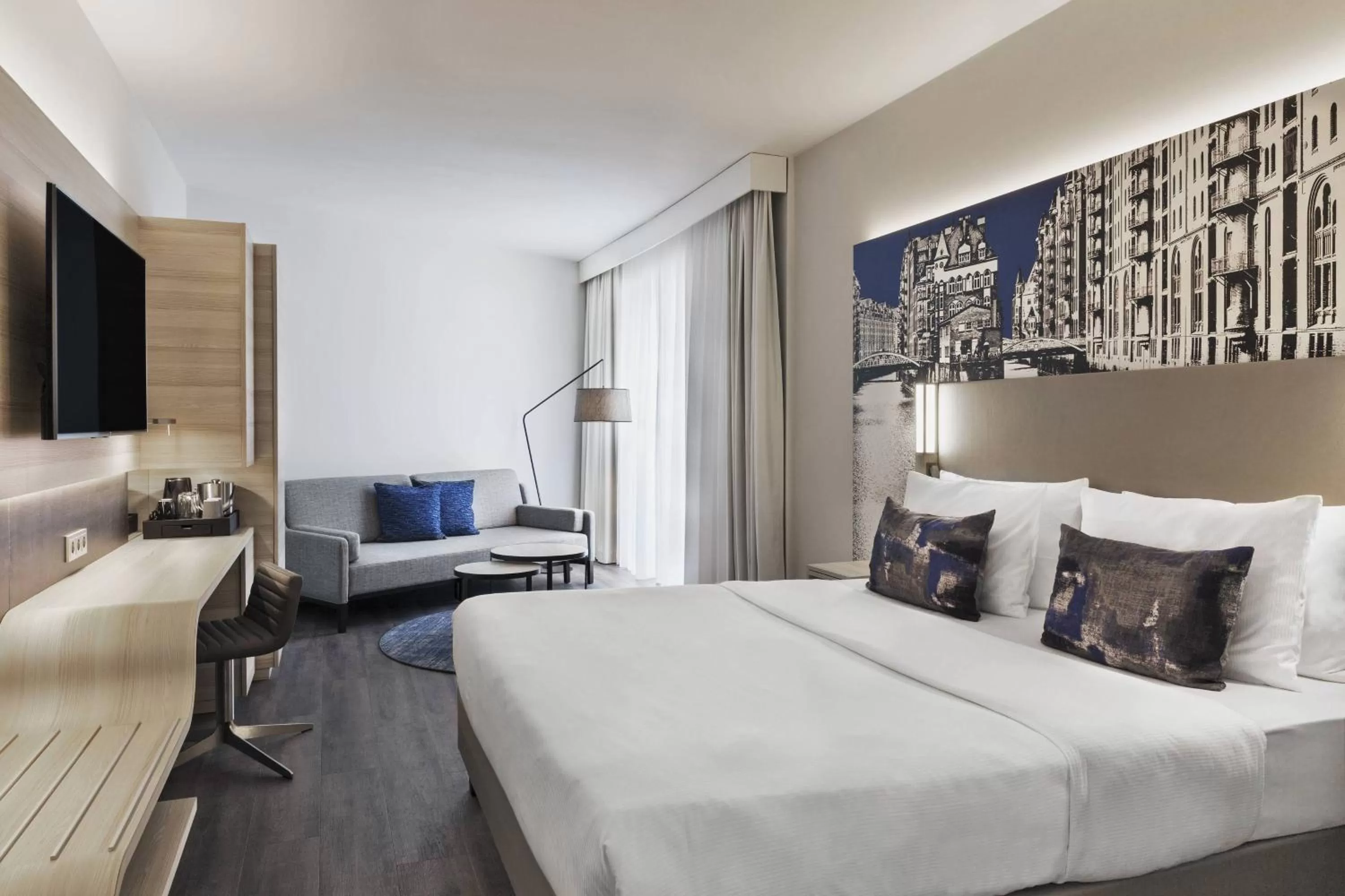 Superior King Room in Courtyard by Marriott Hamburg City