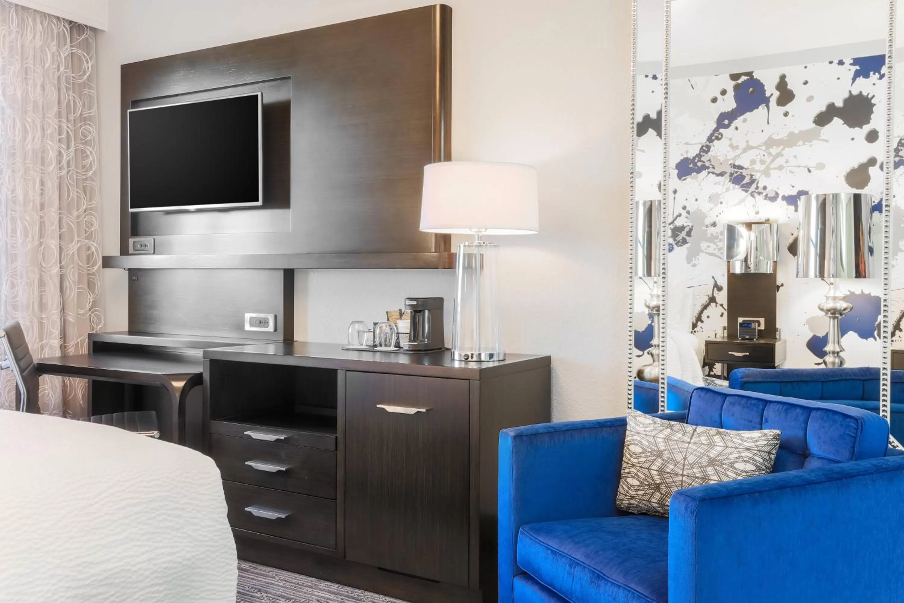 King Room - Hearing Accessible/Low Floor in Courtyard by Marriott San Francisco Union Square