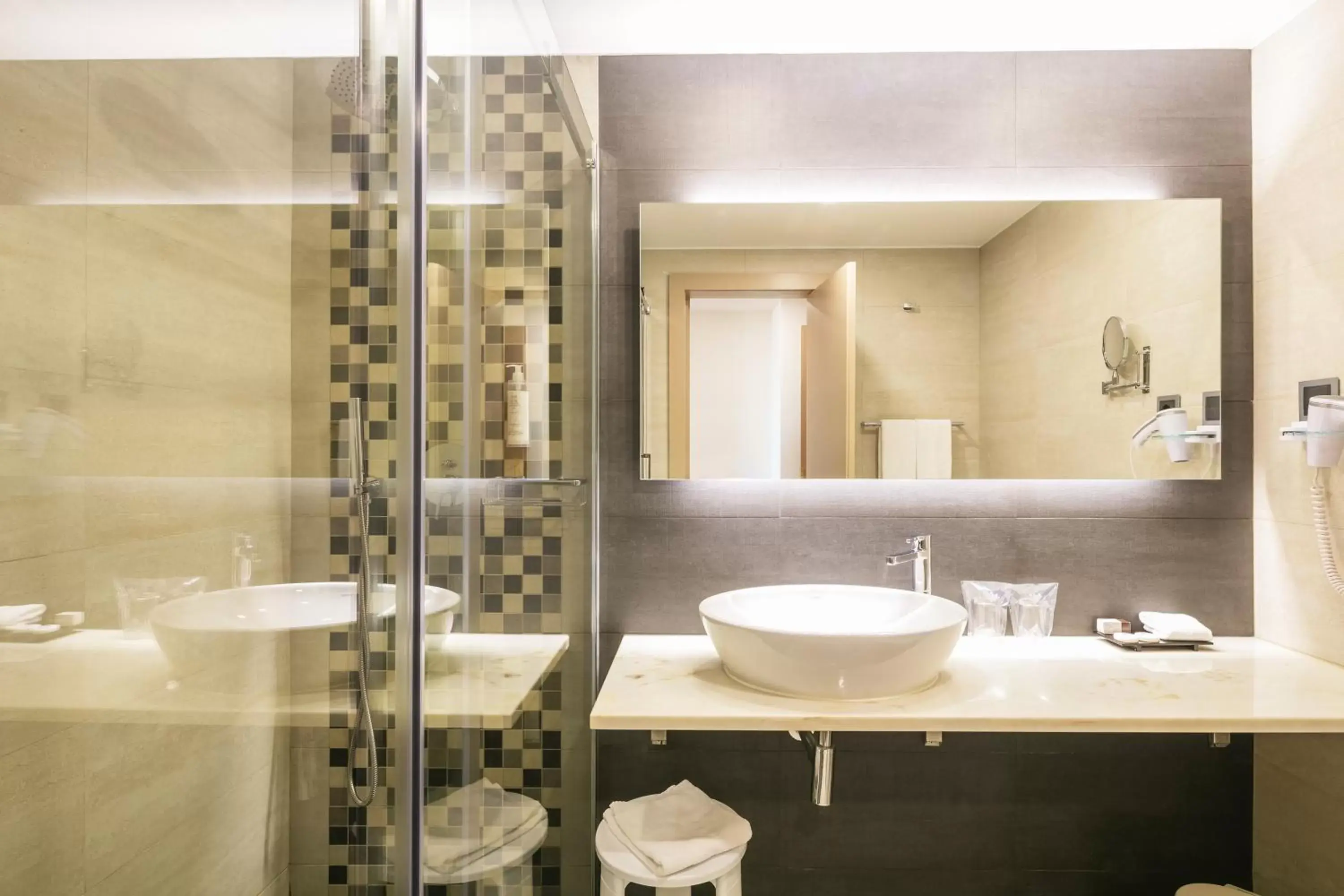 Shower, Bathroom in Forte de São Francisco Hotel Chaves