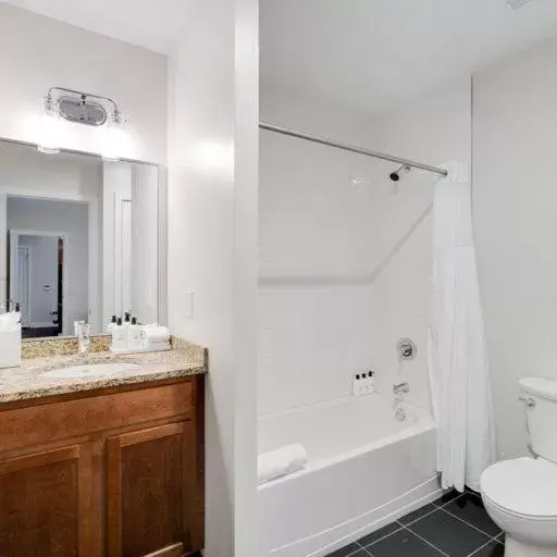 Bathroom in Mint House at The Divine Lorraine Hotel - Philadelphia