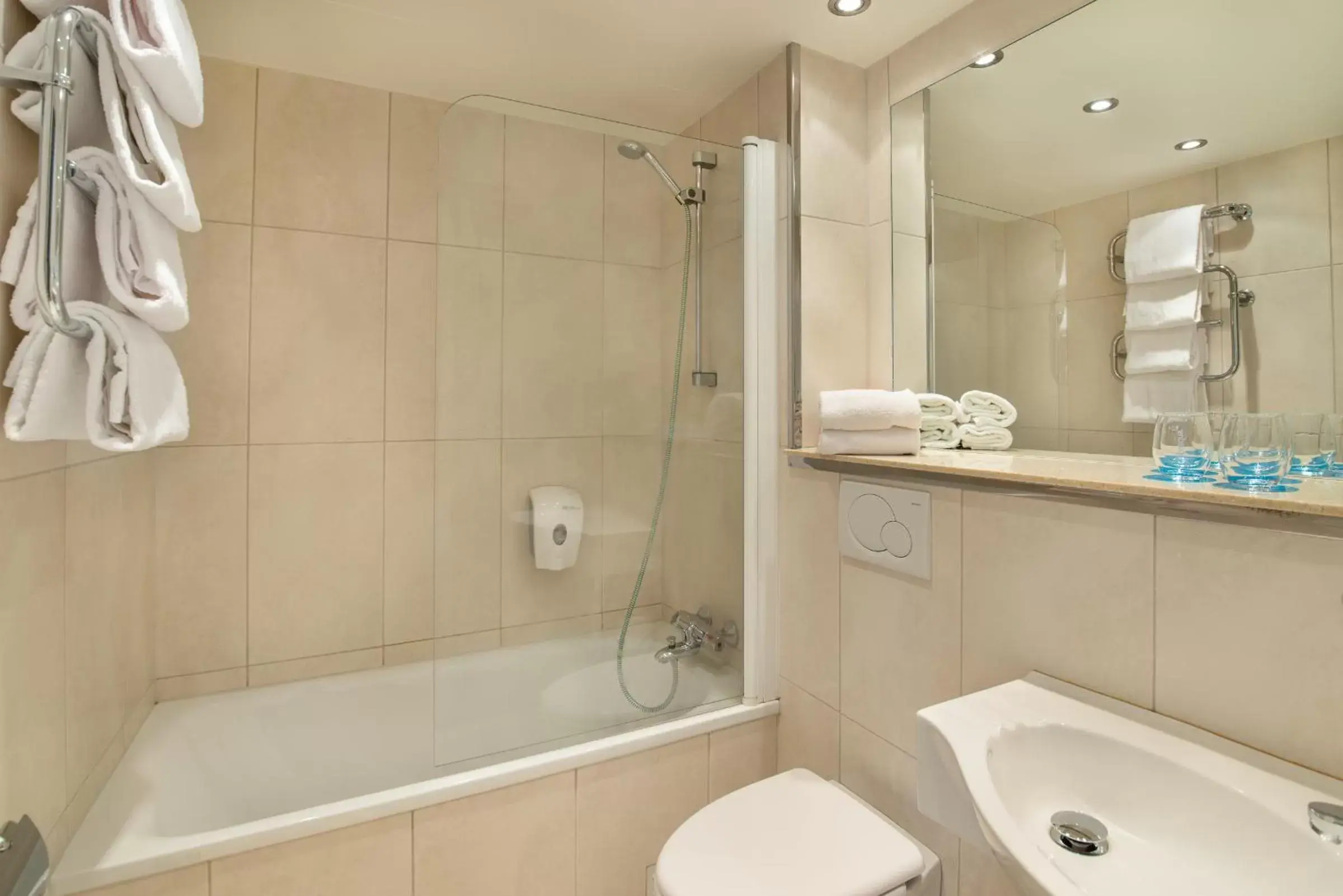 Bathroom in Quality Hotel Sogndal Bathroom in Quality Hotel Sogndal