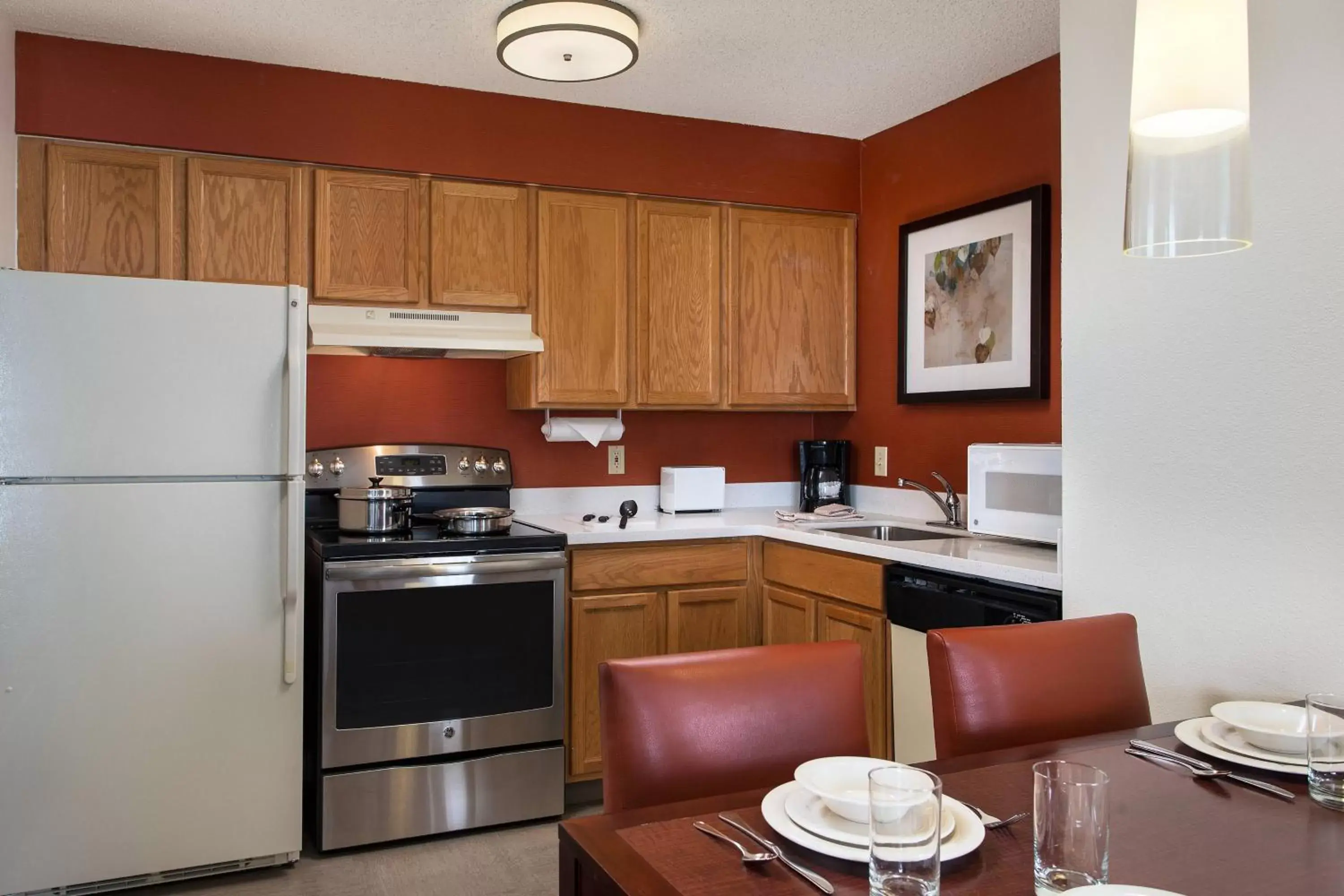 Bedroom, Kitchen/Kitchenette in Residence Inn Salt Lake City Cottonwood