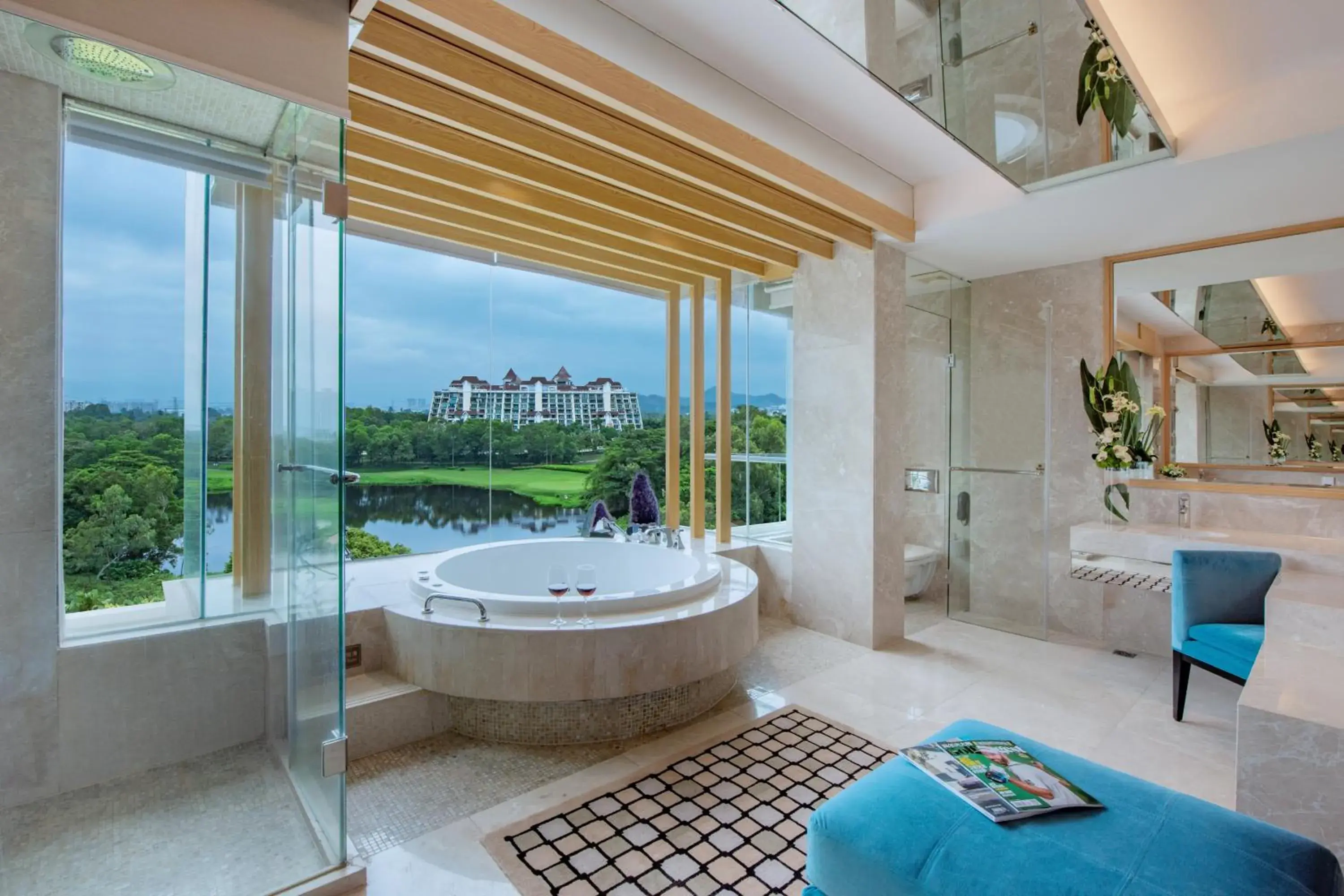 Hot Tub, Bathroom in Mission Hills Hotel Resorts Shenzhen