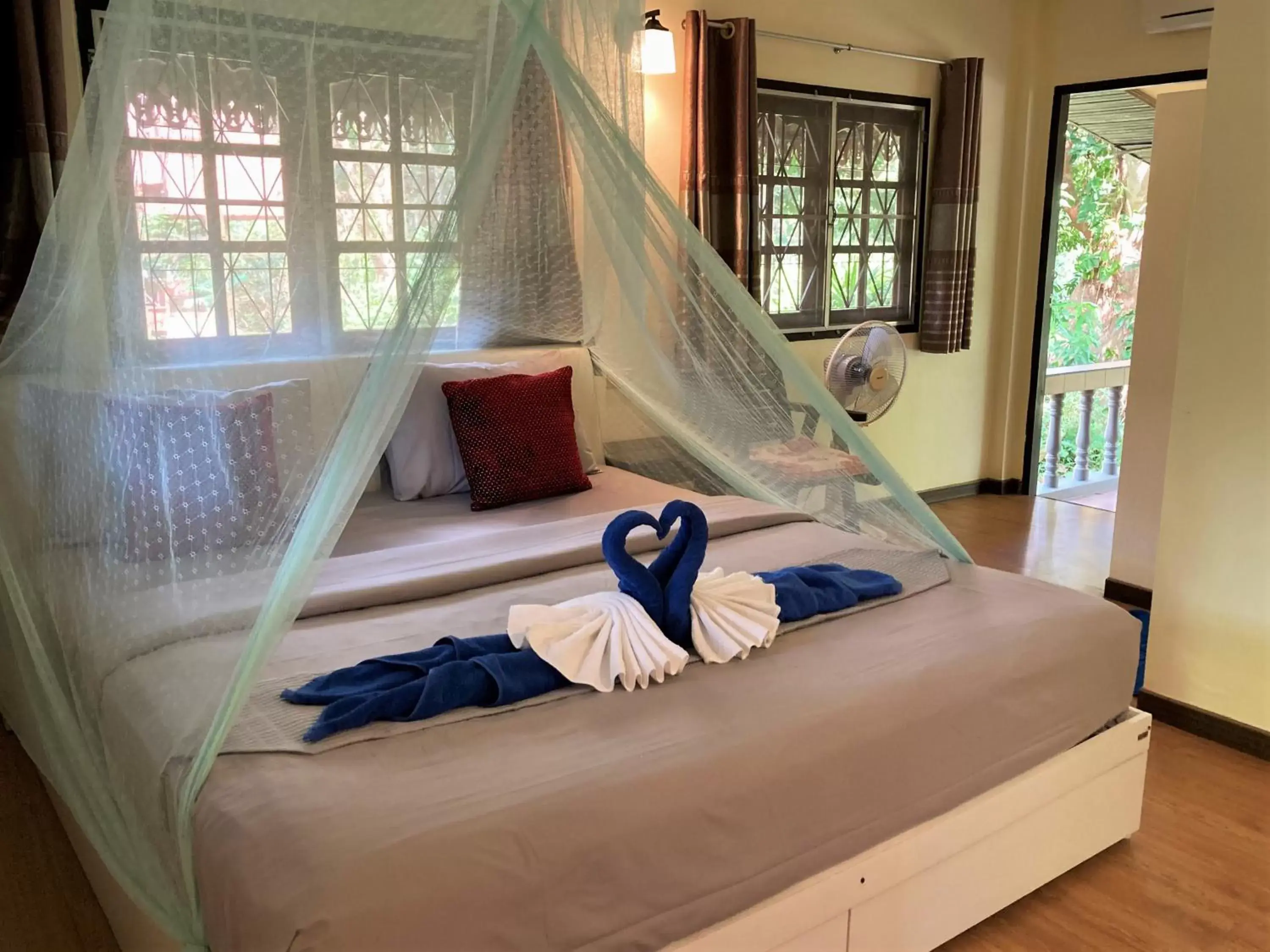 Bed in Khao Sok Morning Mist Resort