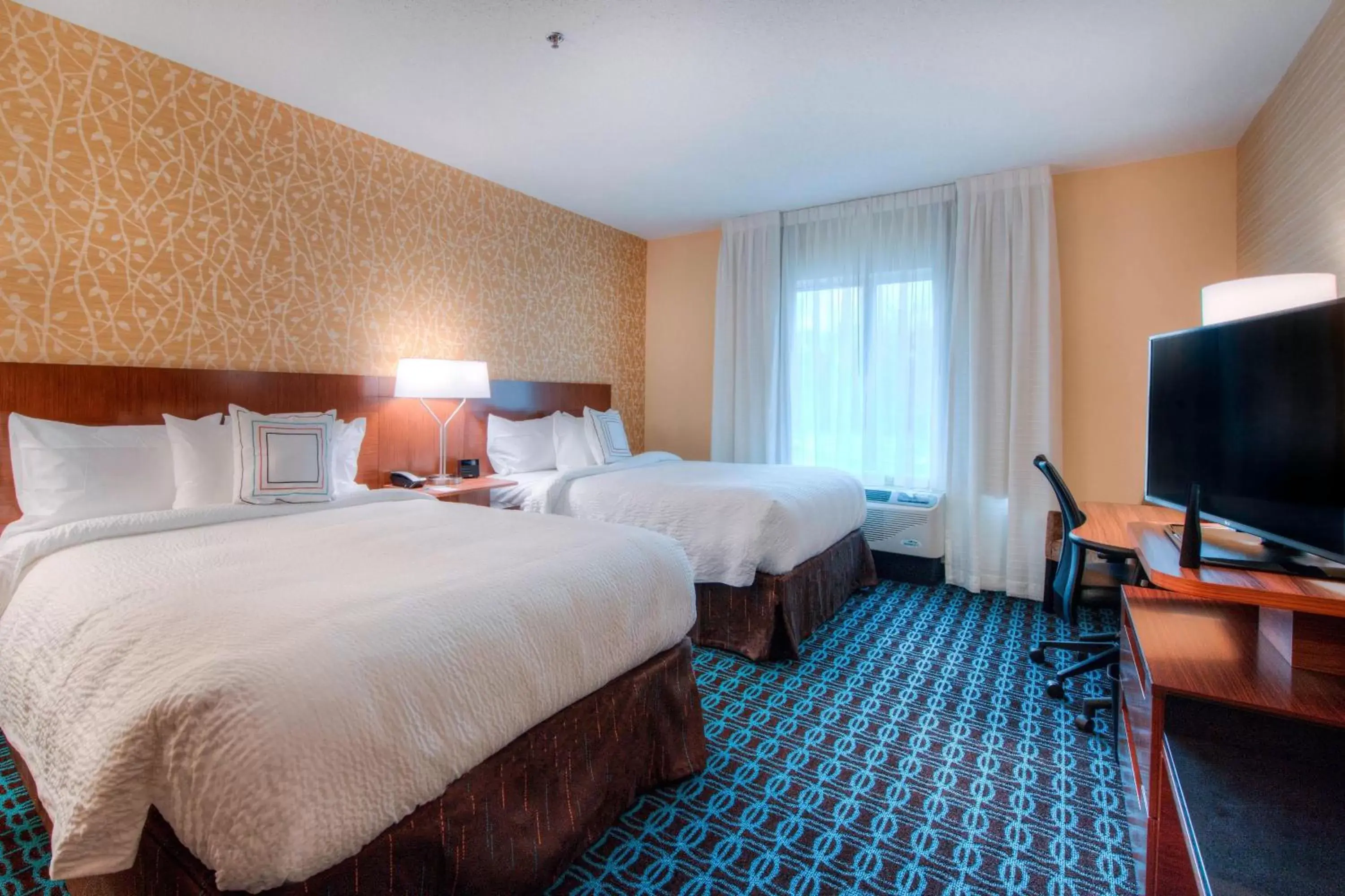 Photo of the whole room, Bed in Fairfield Inn & Suites by Marriott Charlotte Airport