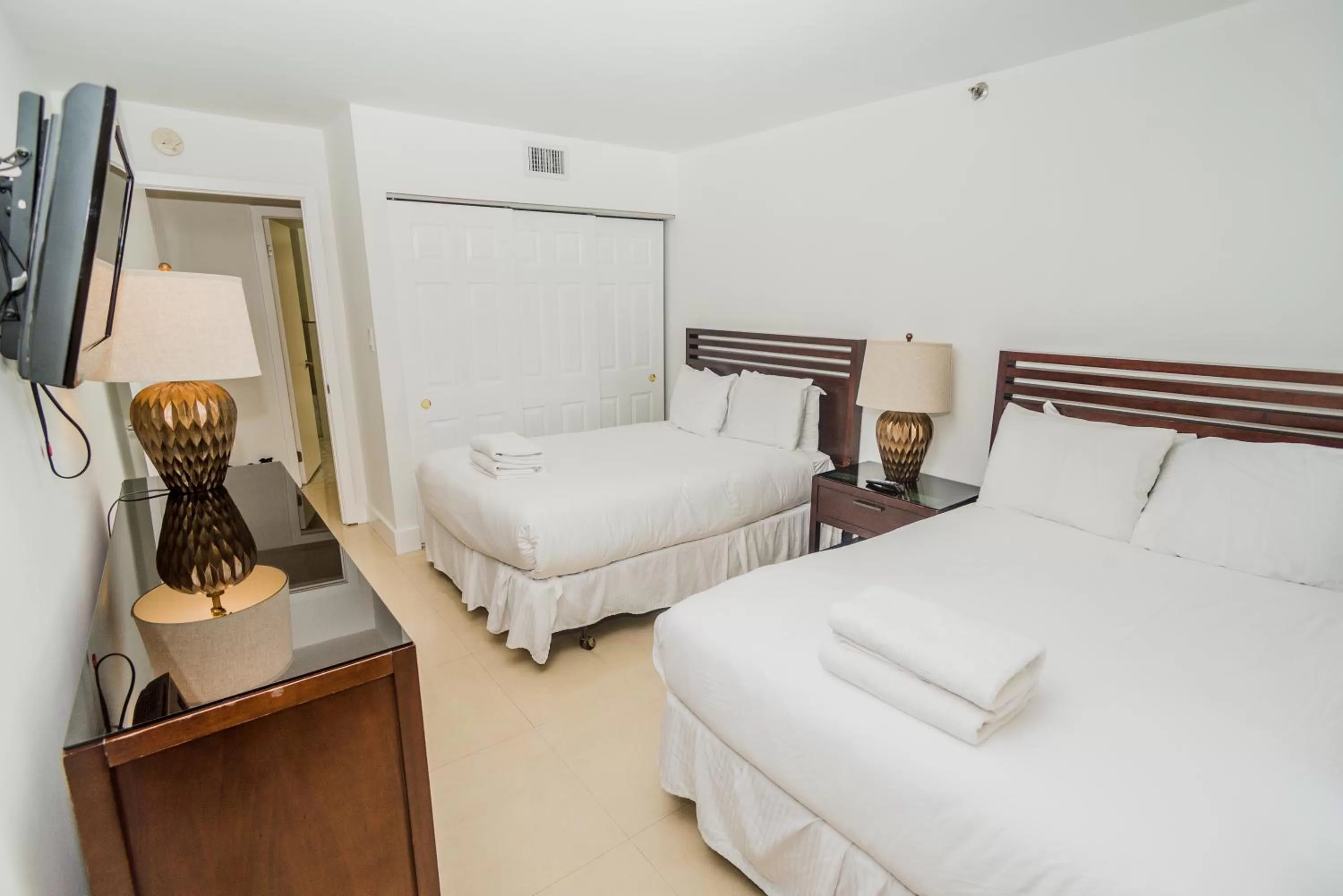 Photo of the whole room, Bed in The Alexander Beach Residences