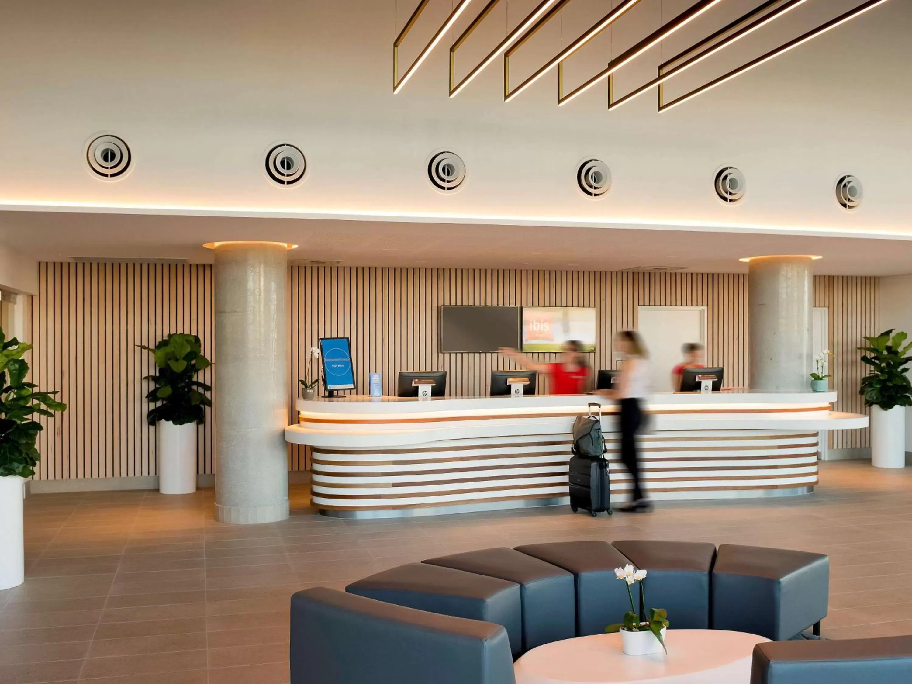 Property building, Lobby/Reception in ibis Brisbane Airport