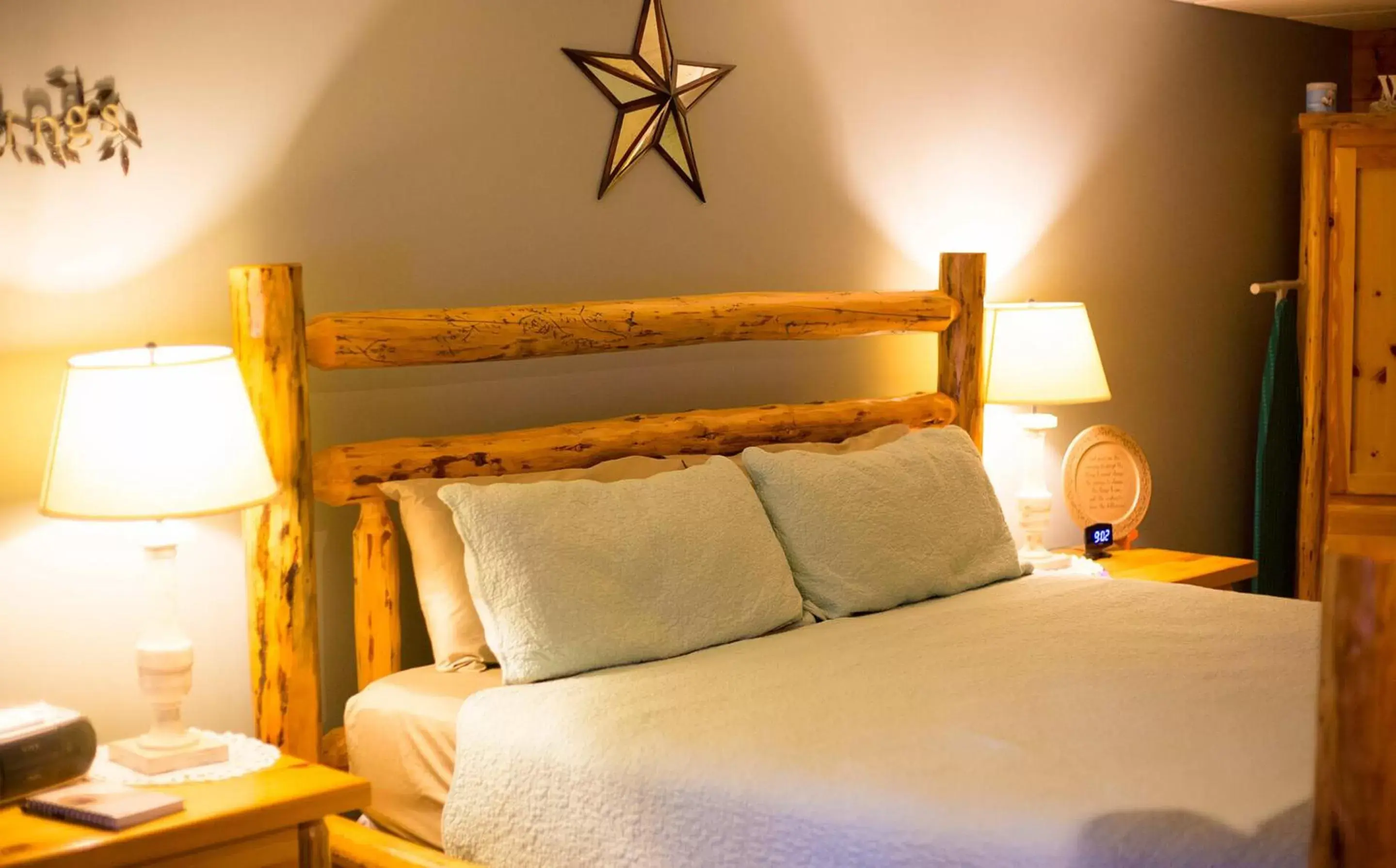 Bedroom, Bed in Blessing Lodge by Amish Country Lodging