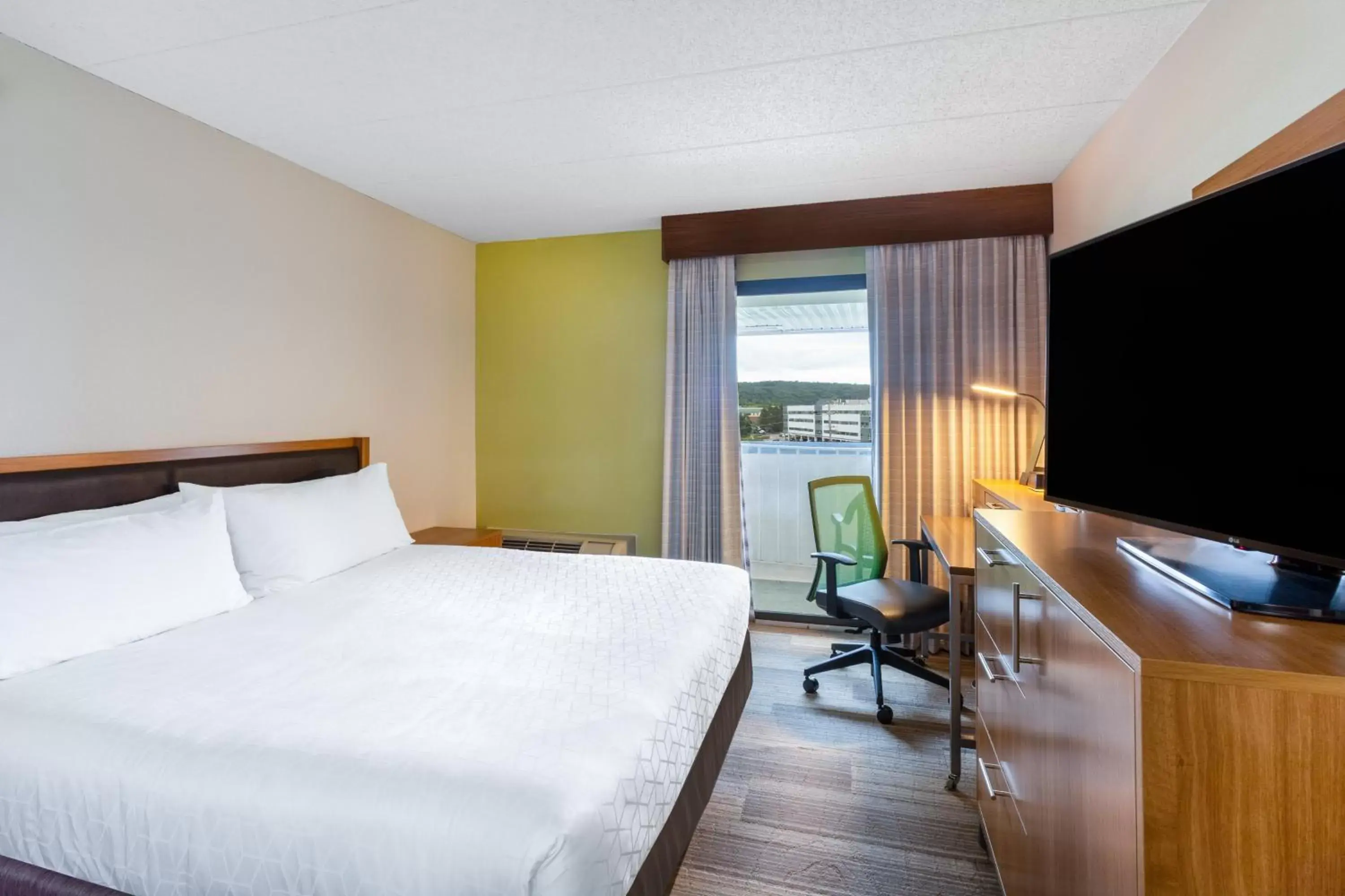 Photo of the whole room in Holiday Inn Express Hotel & Suites King of Prussia, an IHG Hotel