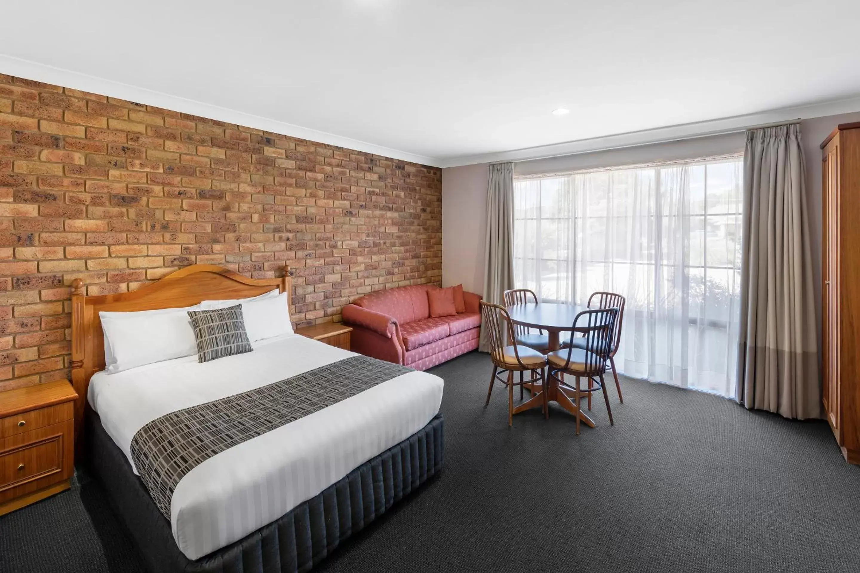 Bedroom in Best Western Ambassador Motor Inn & Apartments