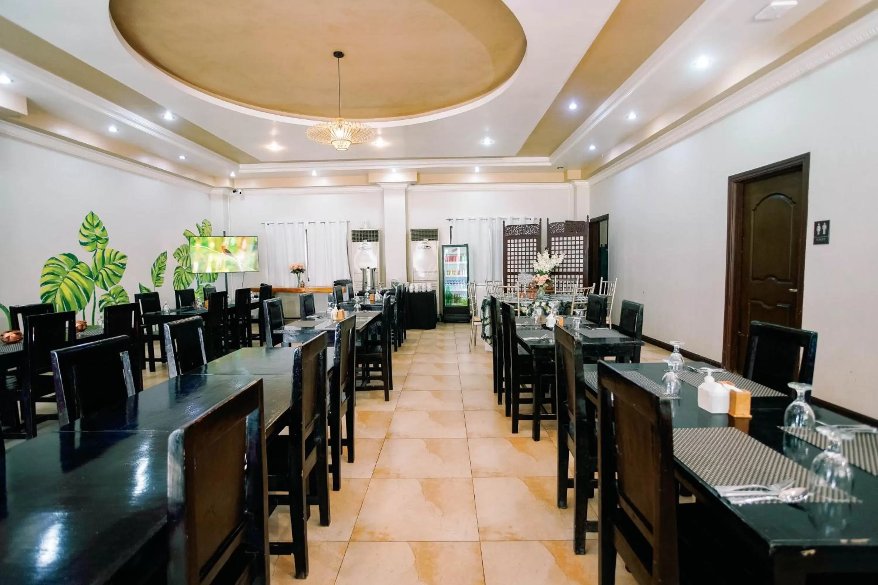 Restaurant/places to eat in 3 Peaks Resort & Boutique Hotel