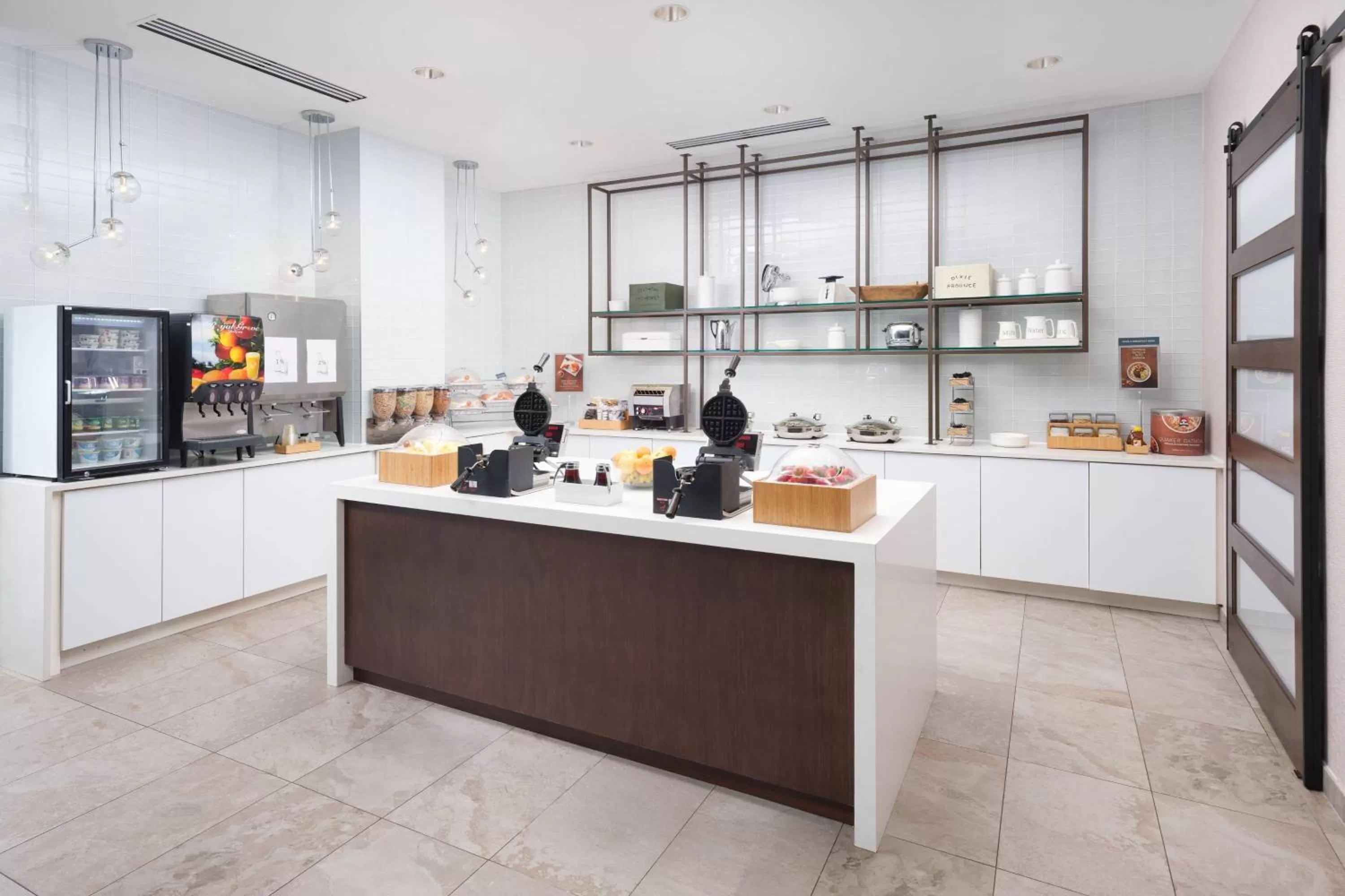 Breakfast in SpringHill Suites by Marriott Atlanta Downtown