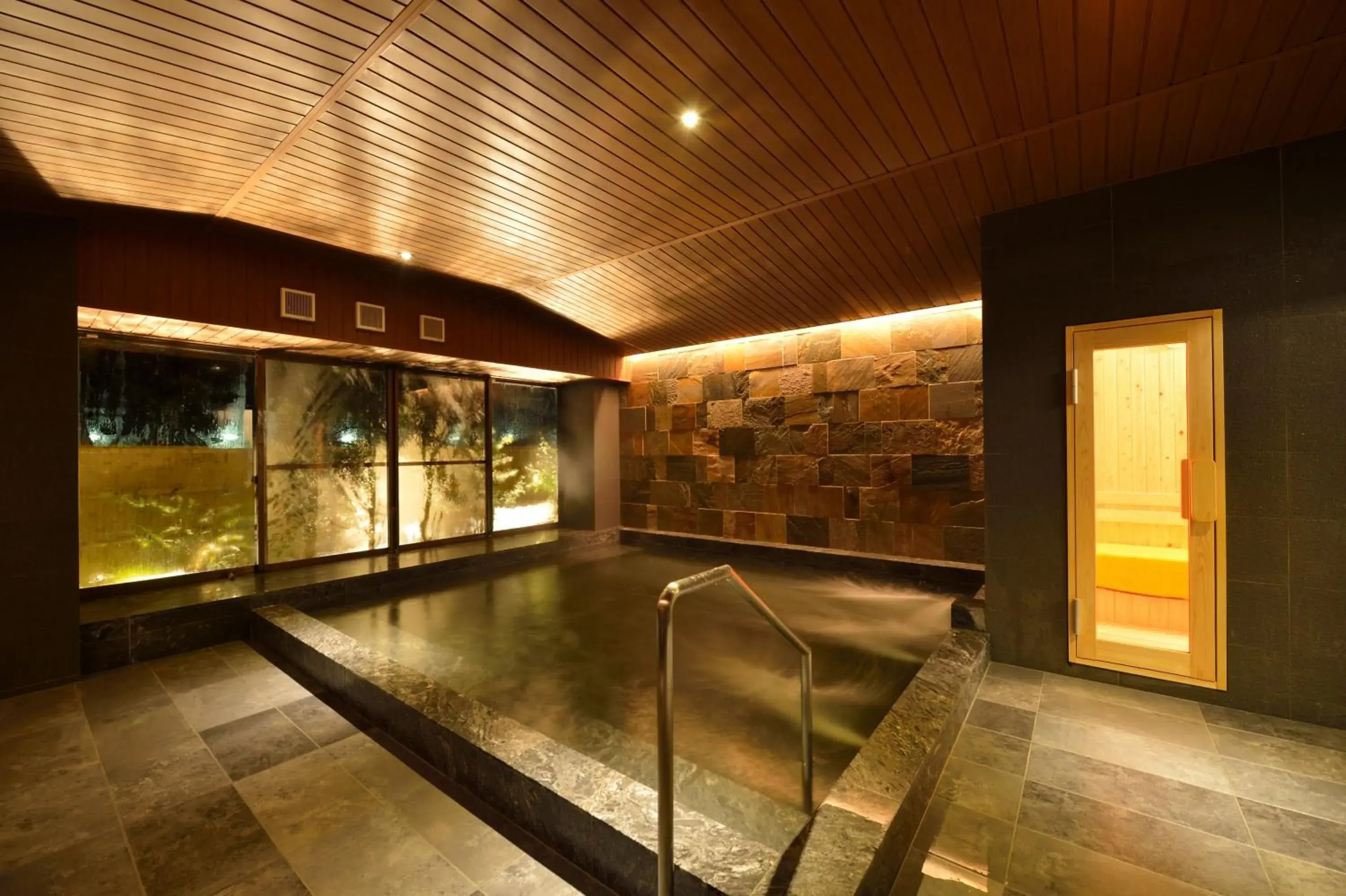 Spa and wellness centre/facilities in Hanayashiki Ukifune-en Spa and wellness centre/facilities in Hanayashiki Ukifune-en