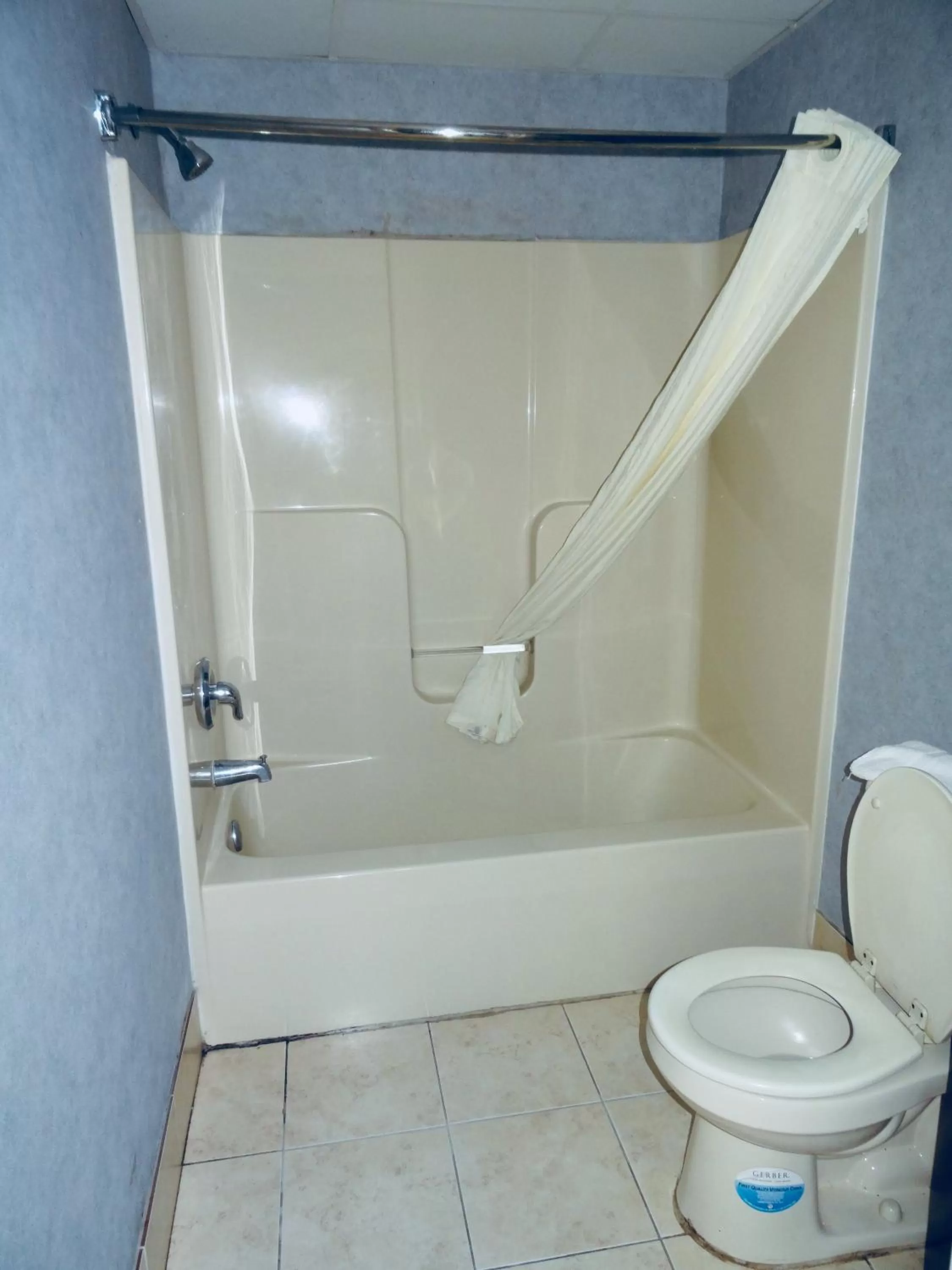 Village Inn & Suites - Smithville