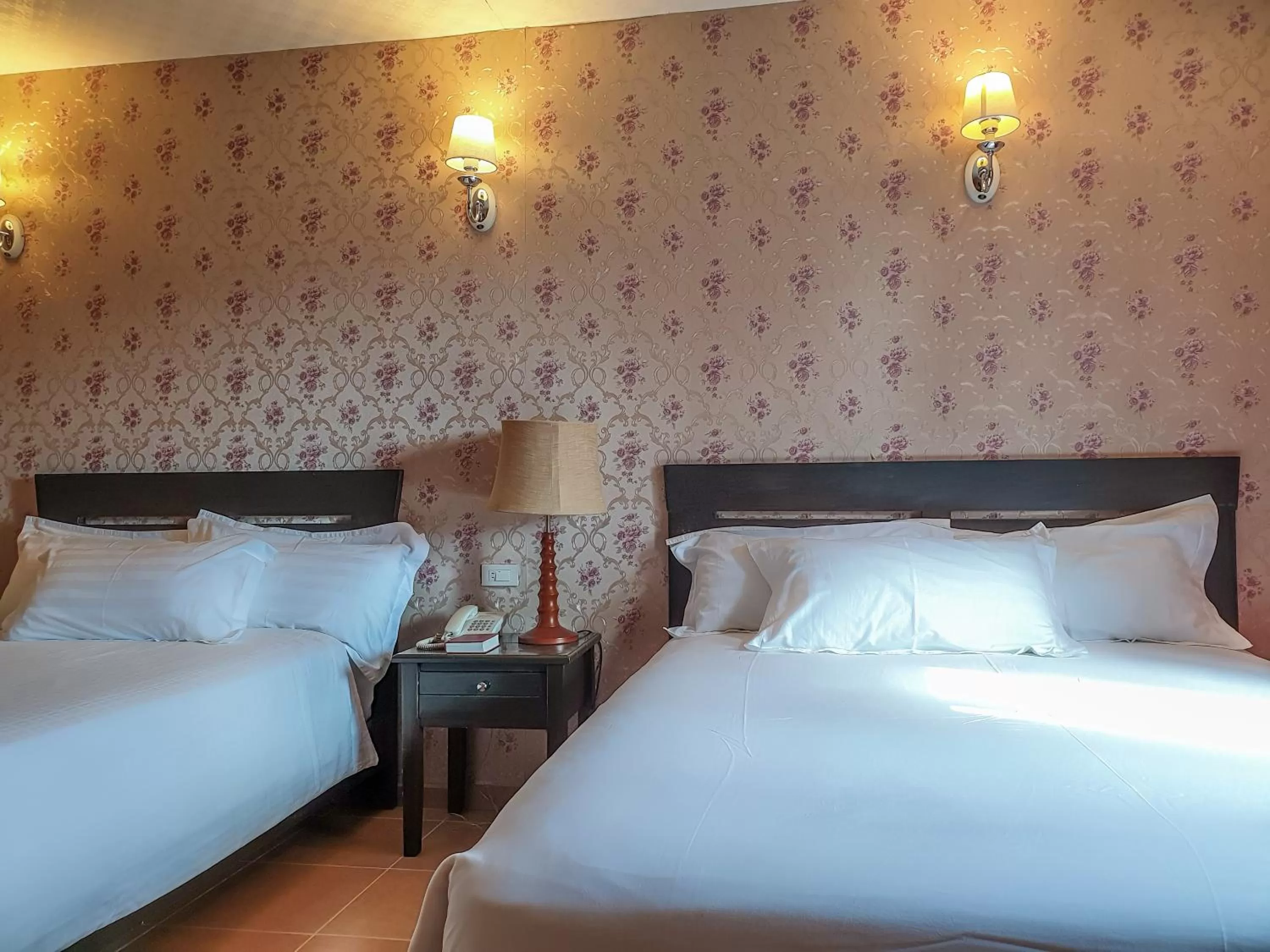 Photo of the whole room, Bed in Hanan Hotel Tagaytay - Formerly Tagaytay Wingate Manor