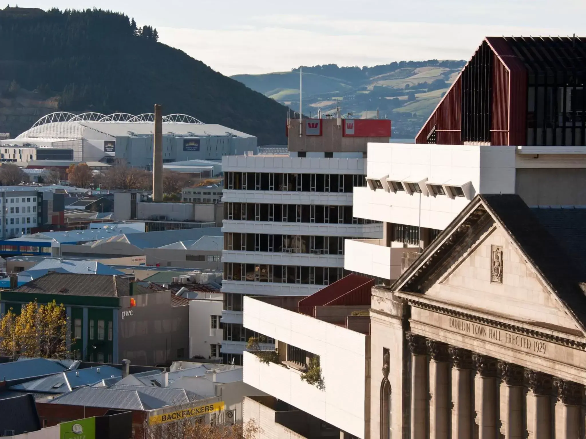 Neighbourhood, Winter in Kingsgate Hotel Dunedin