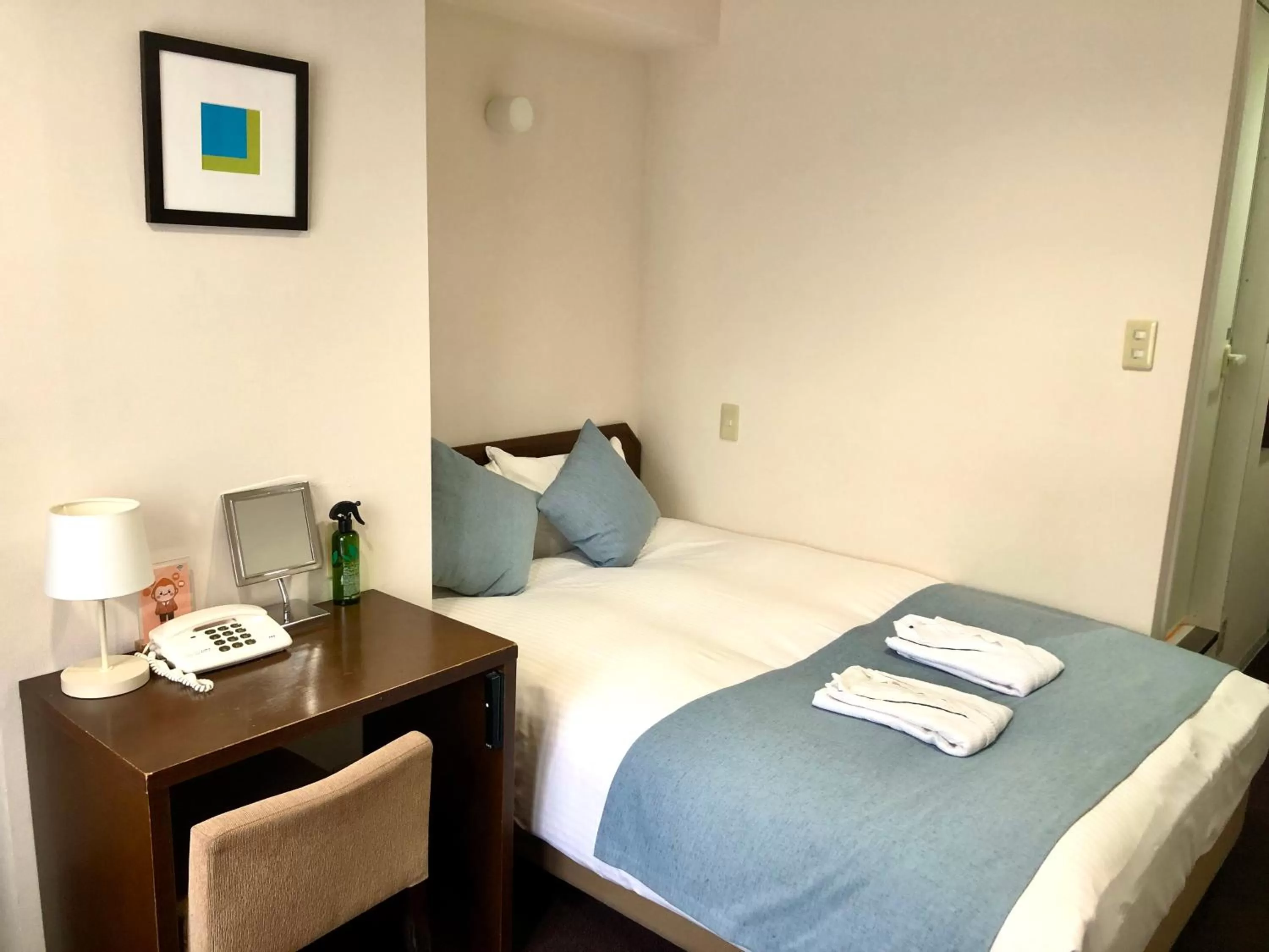 Photo of the whole room, Bed in Pod Select Hotel Shinjuku