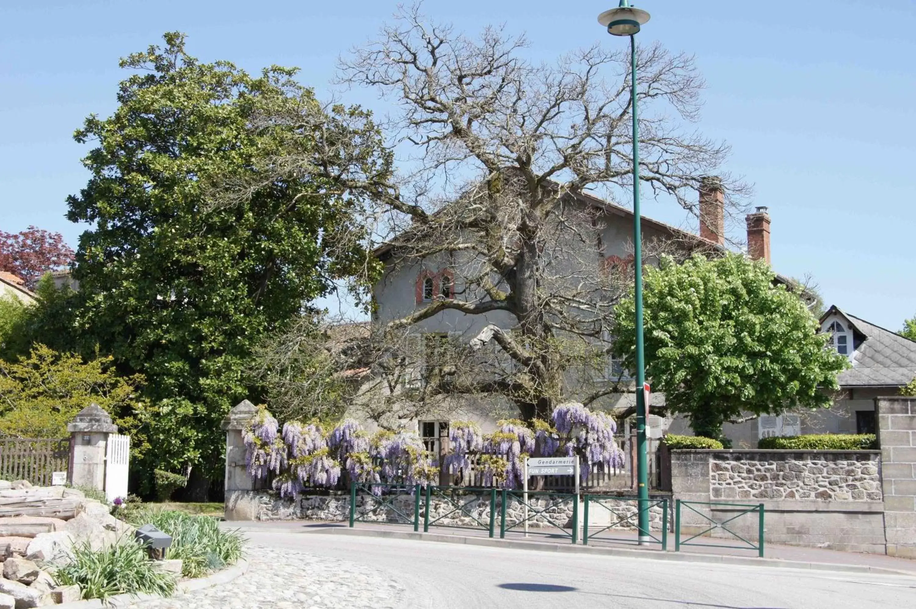 Facade/entrance, Property Building in Le Clos de La Muse