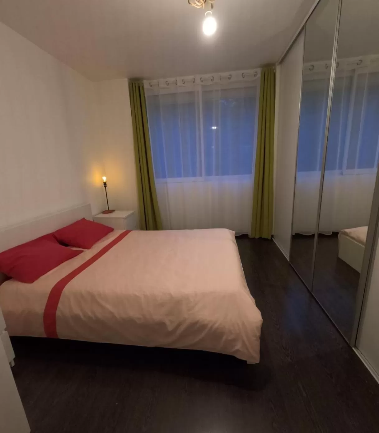 Bed in Calme chambre Maya