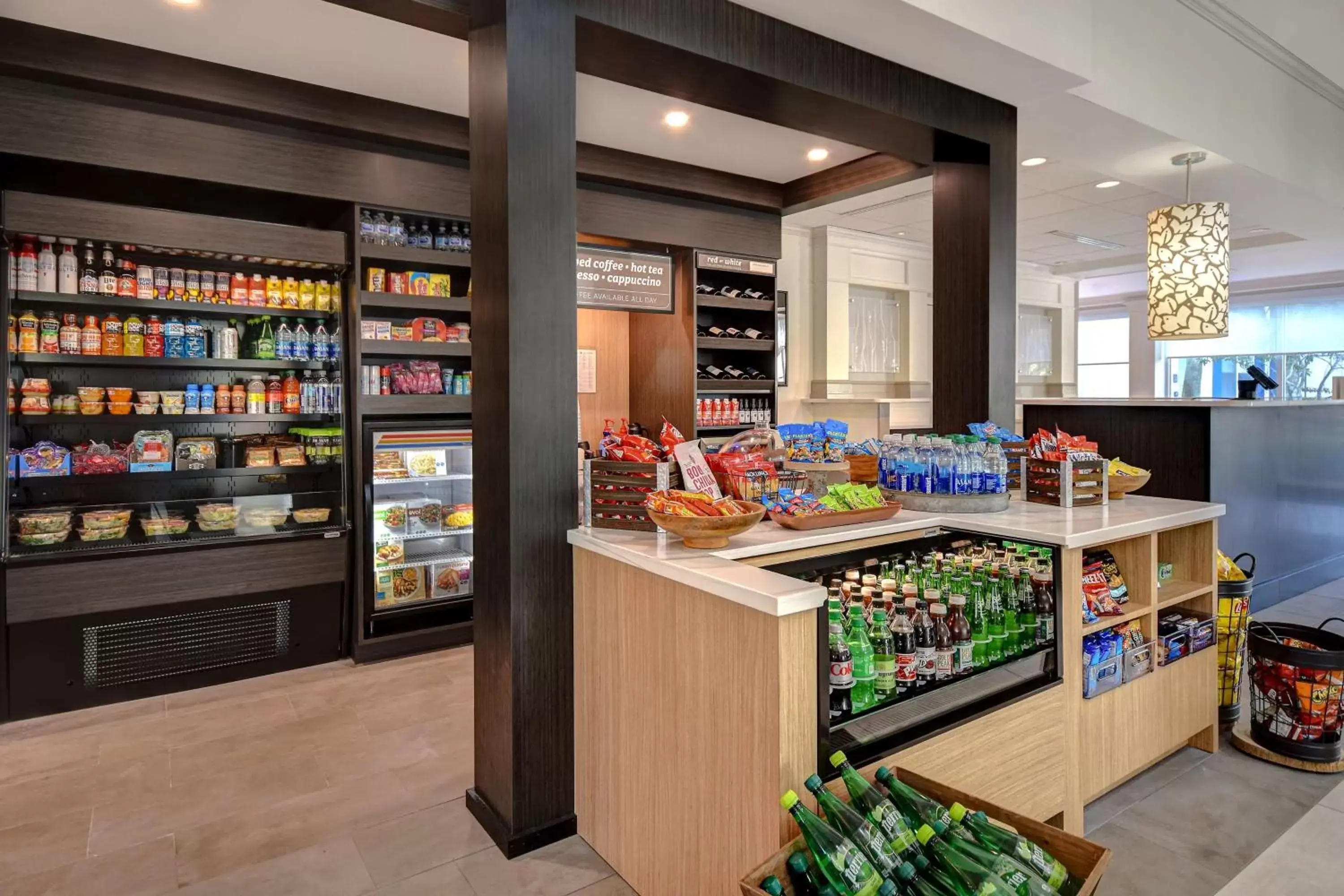 Dining area, Supermarket/Shops in Hilton Garden Inn Fort Myers