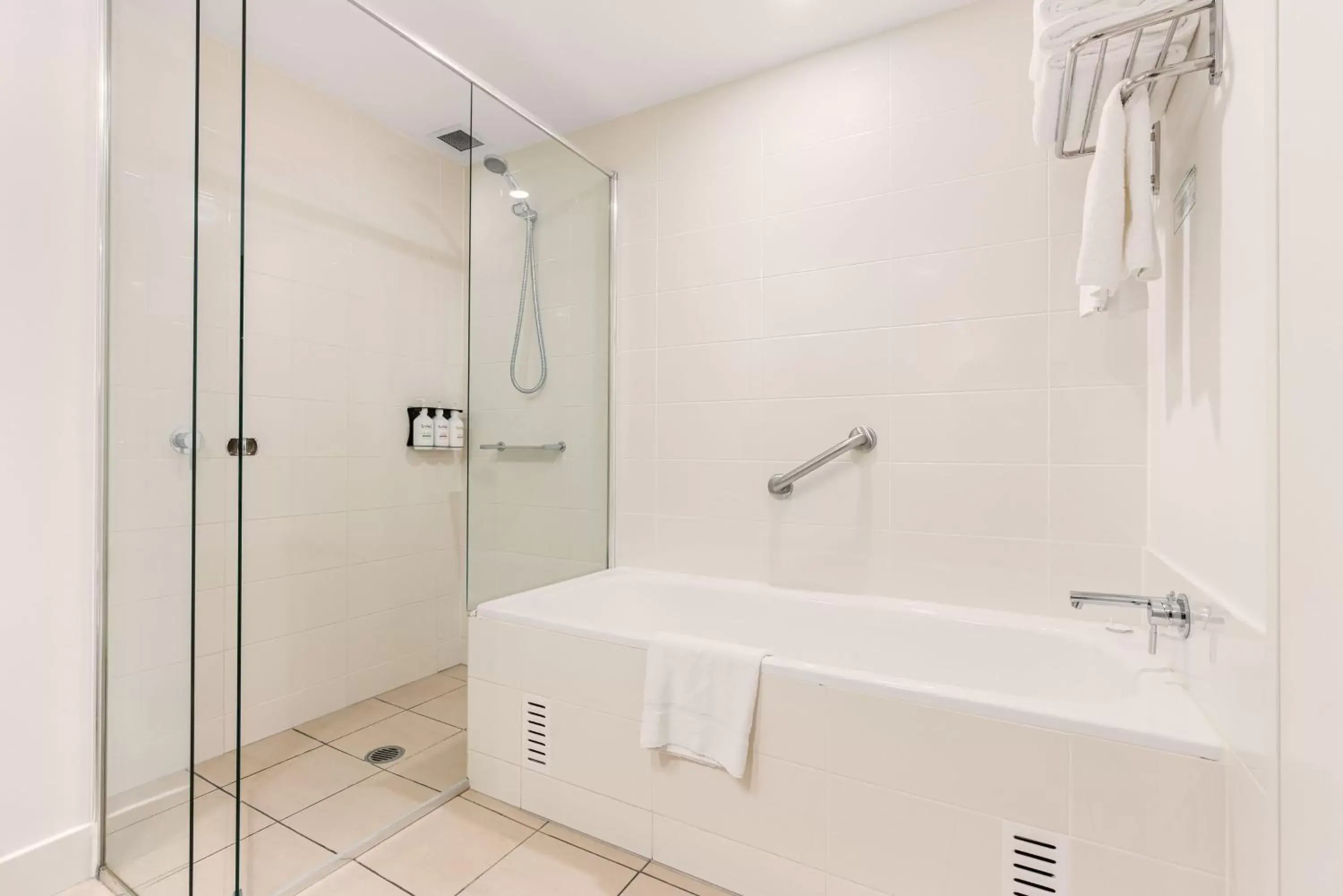 Bathroom in Holiday Inn Darling Harbour, an IHG Hotel