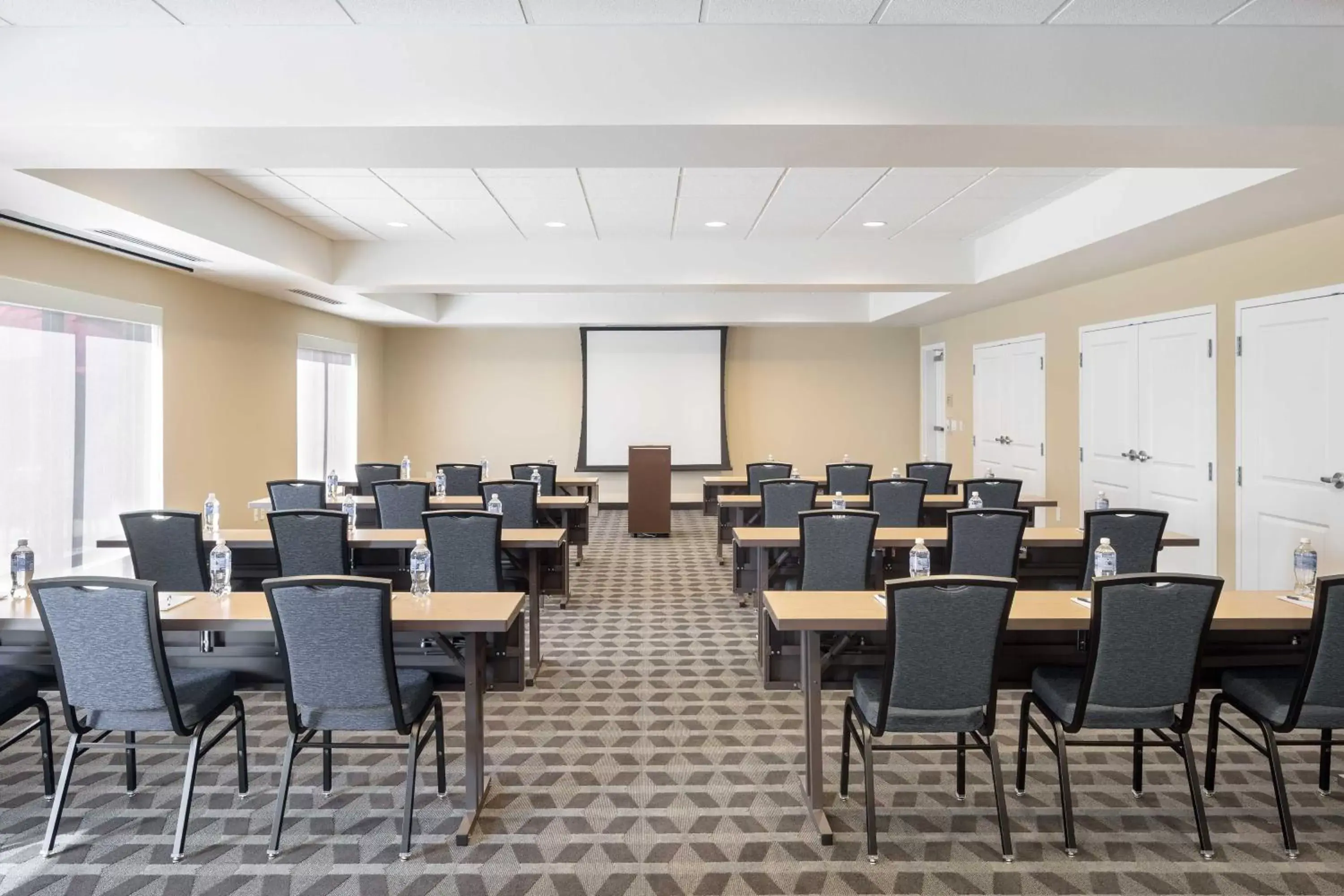 Meeting/conference room in TownePlace by Marriott Suites Portland Vancouver