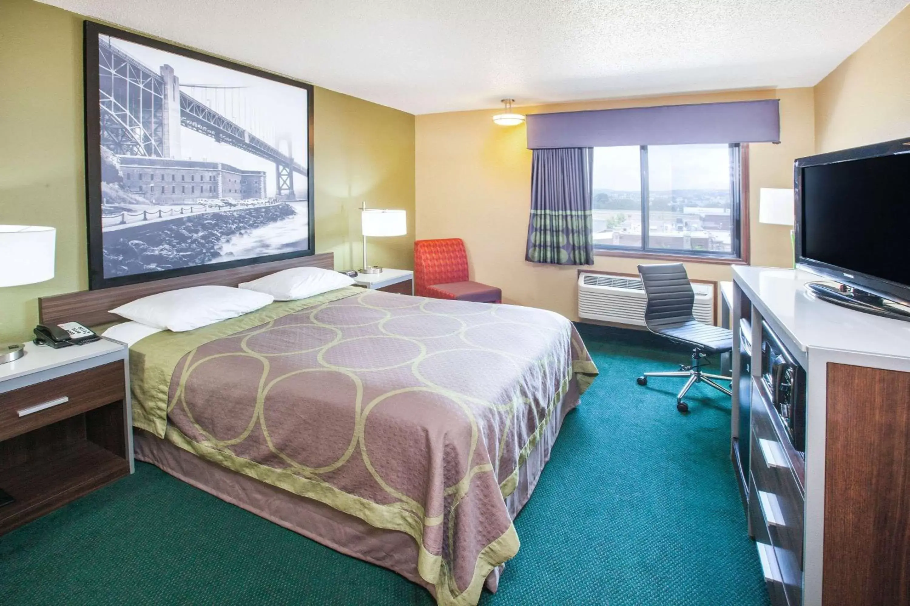 Photo of the whole room, Bed in Super 8 by Wyndham Van Buren/Ft. Smith Area