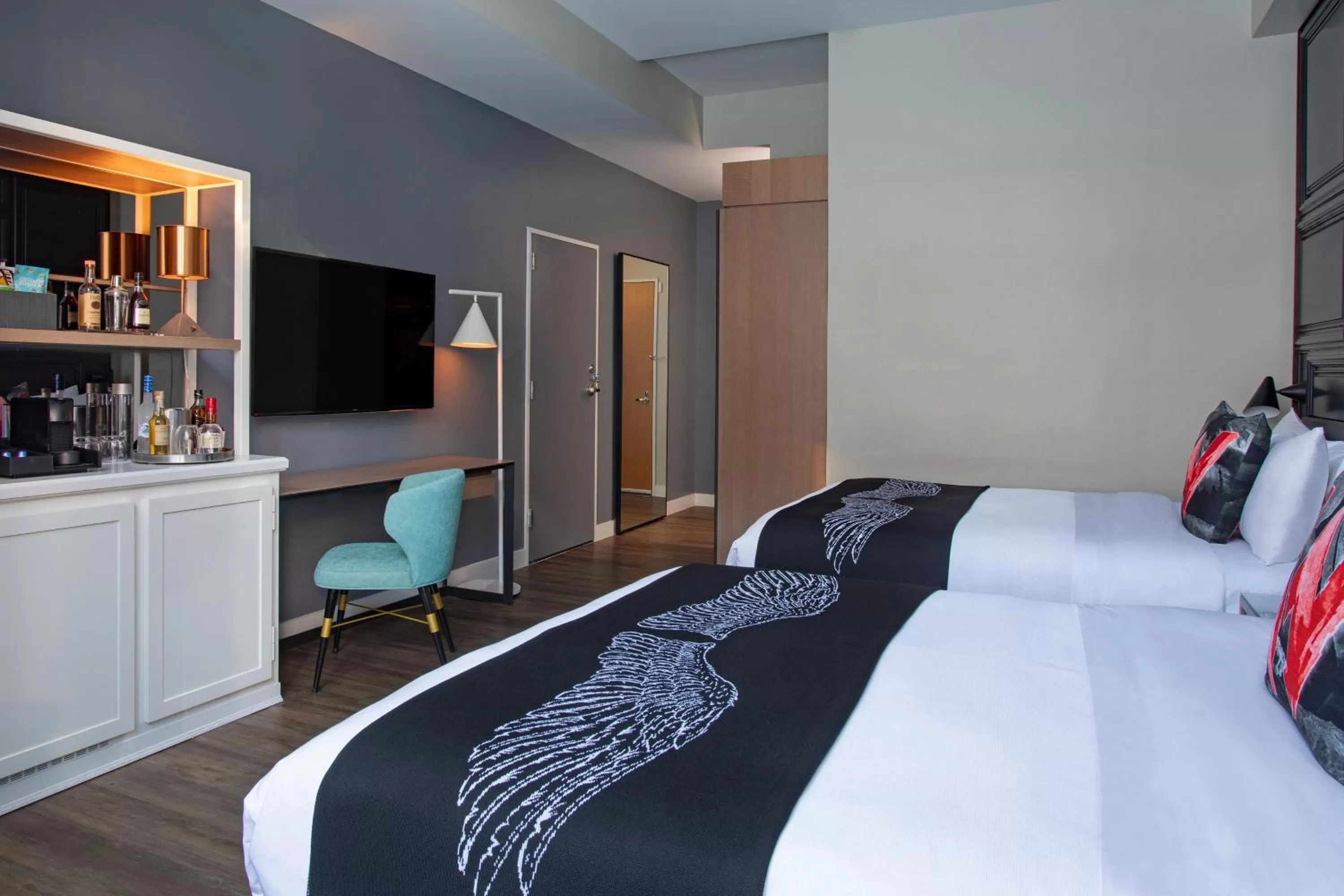 Photo of the whole room, Bed in W Boston