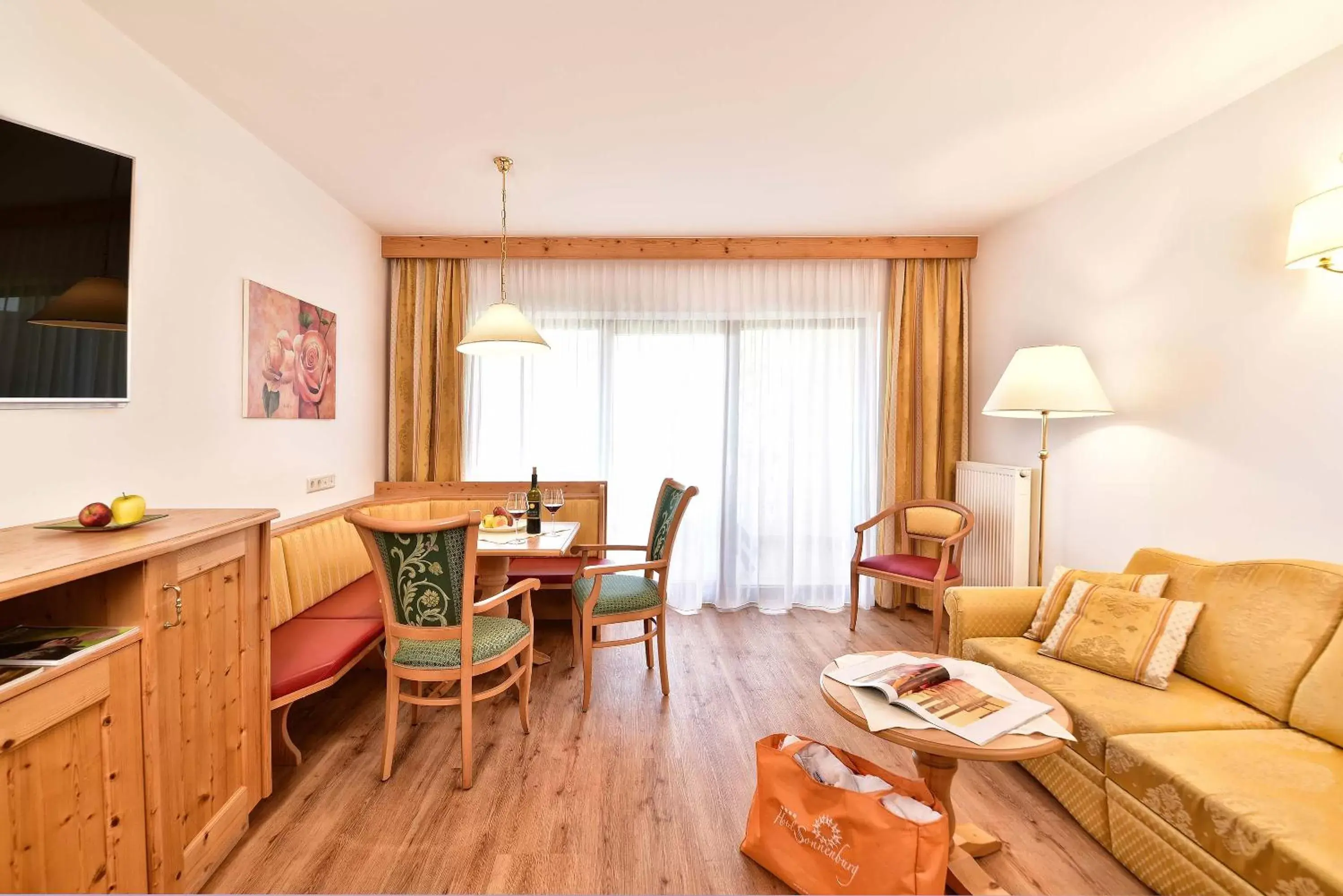 Living room, Seating Area in Hotel Sonnenburg